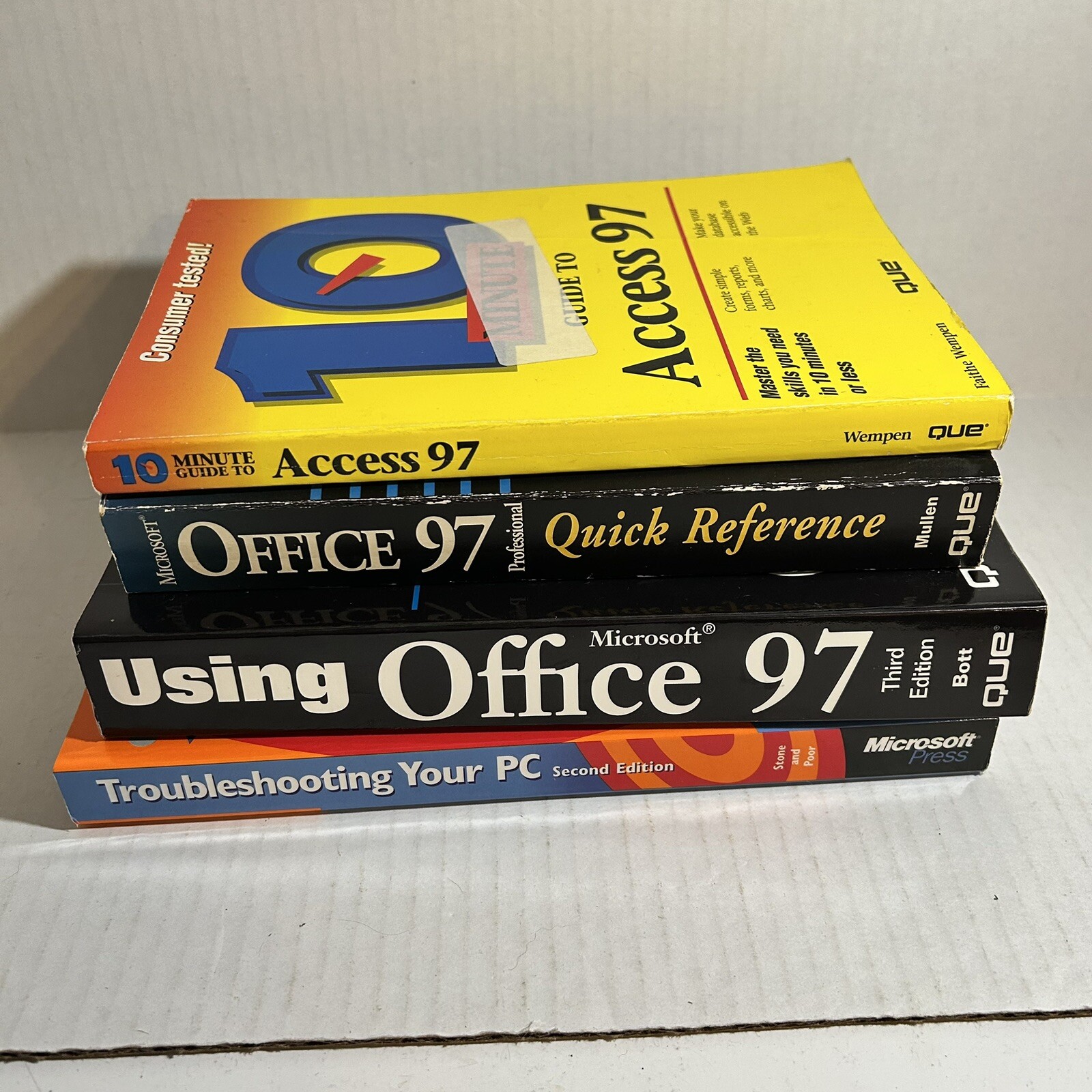 Vintage Microsoft Windows 97 Computer Book Lot of 4 Reference Access User Guides