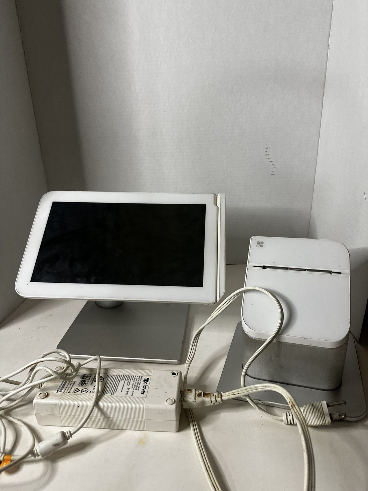Clover Station POS 1.0 System, P100 Printer, C100 Screen & Power Adapter