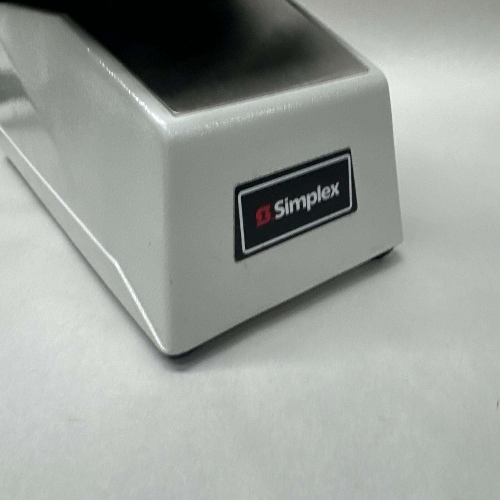 SIMPLEX MODEL 1605-9002 - Consecutive PAYROLL TIME & DATE RECORDER LED W/ Key!