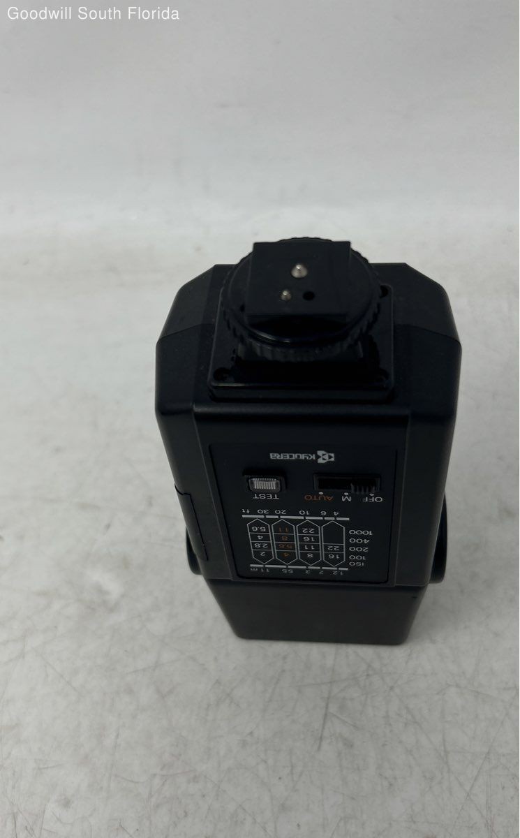 Yashica CS-220 Auto Black Full Automatic Quick Charge Camera Flash Not Tested