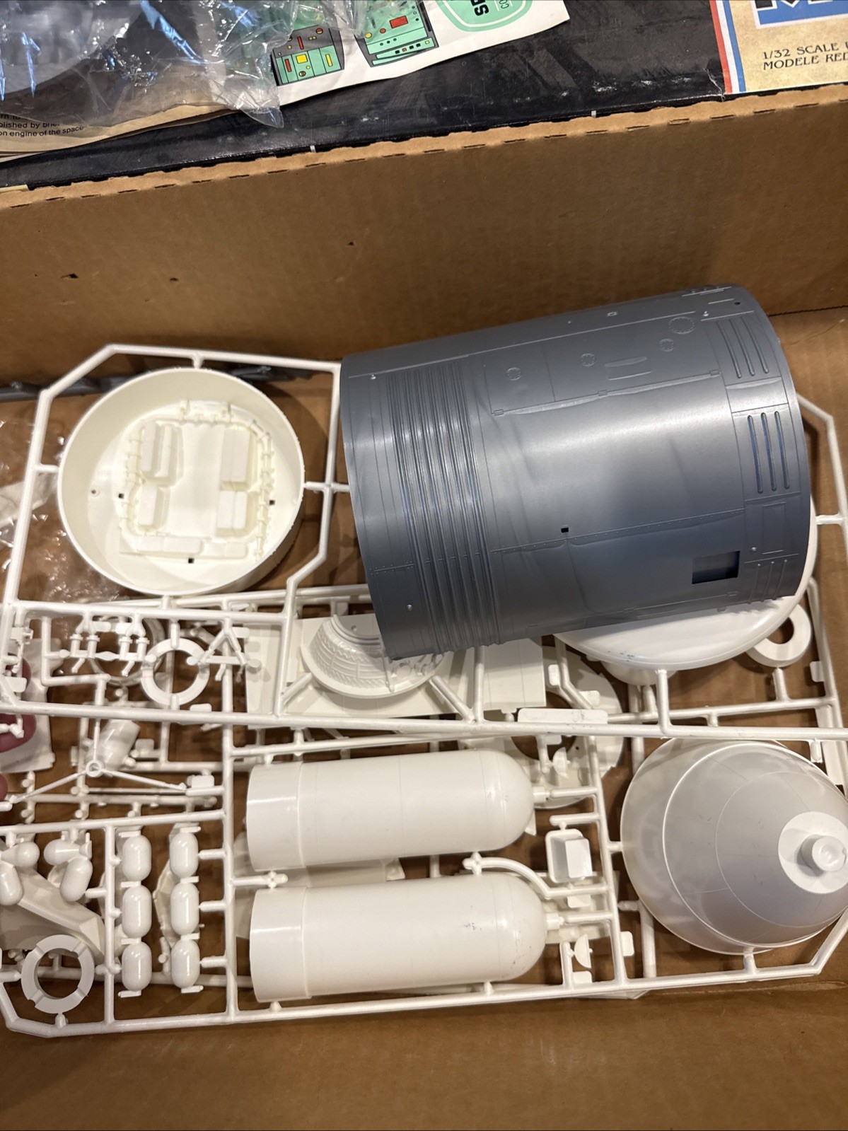 Monogram 1:32 Heritage Edition Apollo Spacecraft Command Service Module Opened