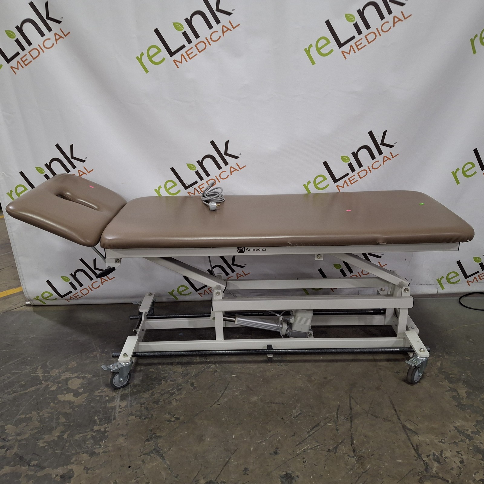 Armedica AMBA 200 Treatment Table