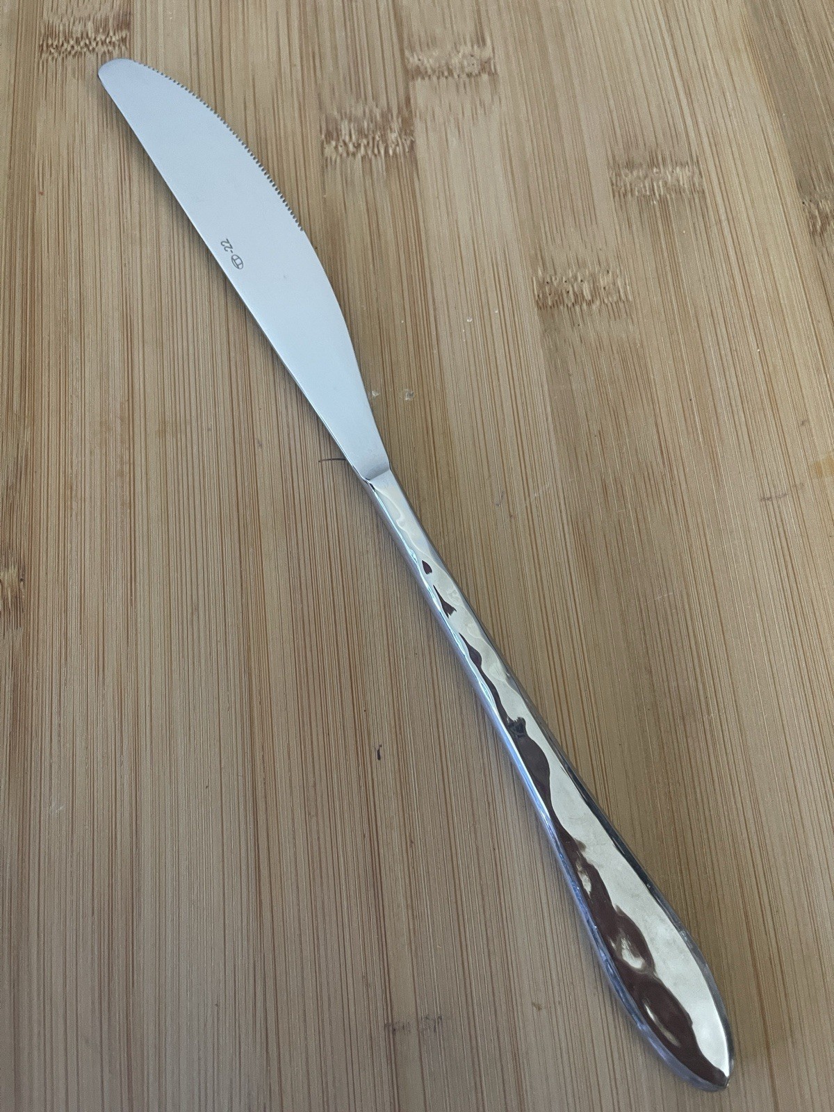 TT-22 Stainless Glossy HAMMERED Beveled Outline Pointed Tip DINNER KNIFE 9"