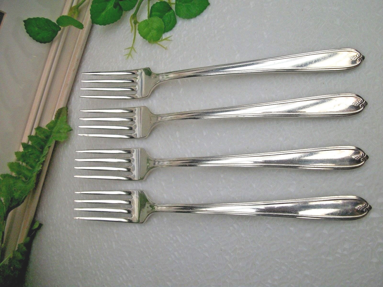 4 Oneida LONGCHAMPS Chaumont Silverplate Luncheon Grille Viande Forks 1935