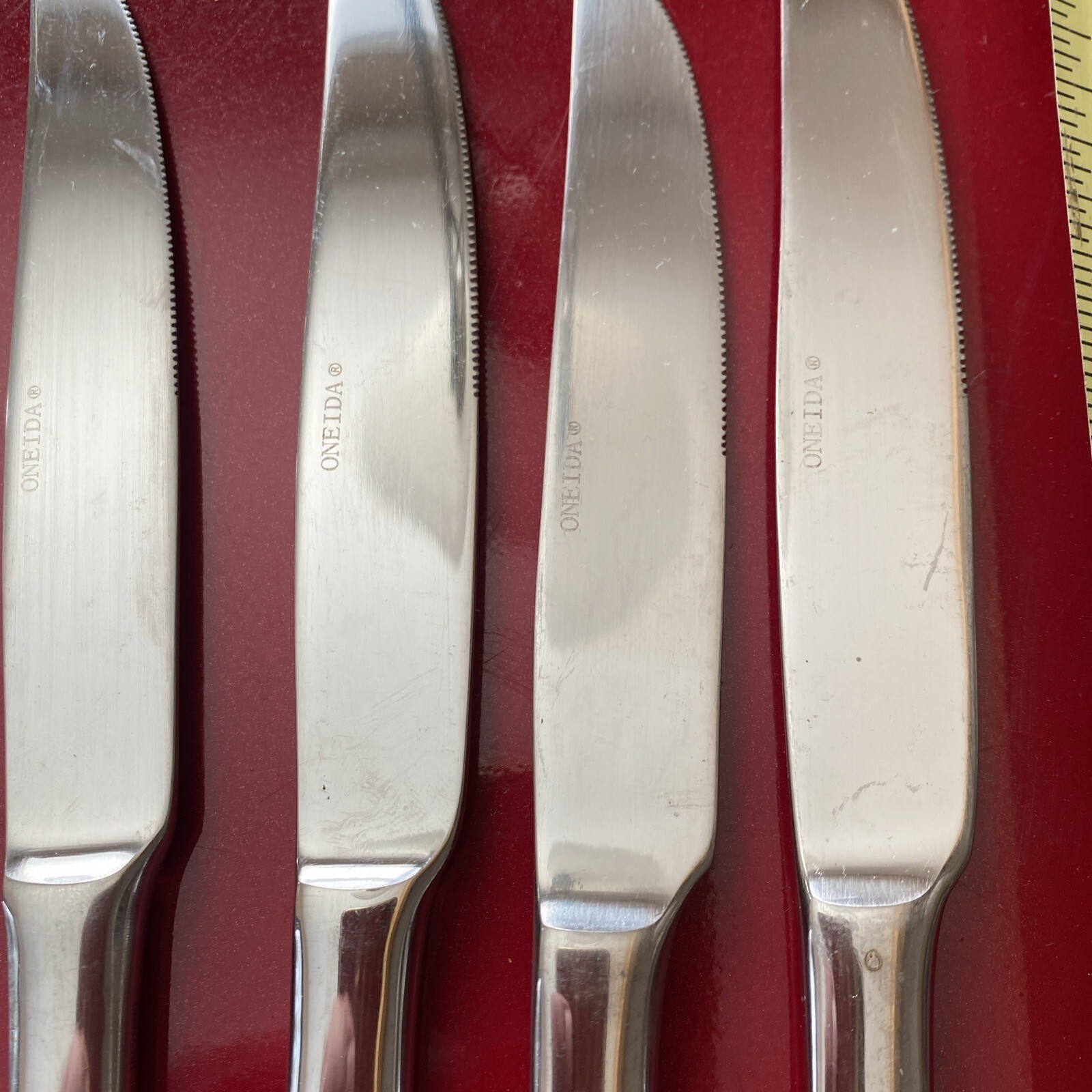 Oneida Mooncrest Trista 4 Dinner Knives Stainless Flatware Glossy