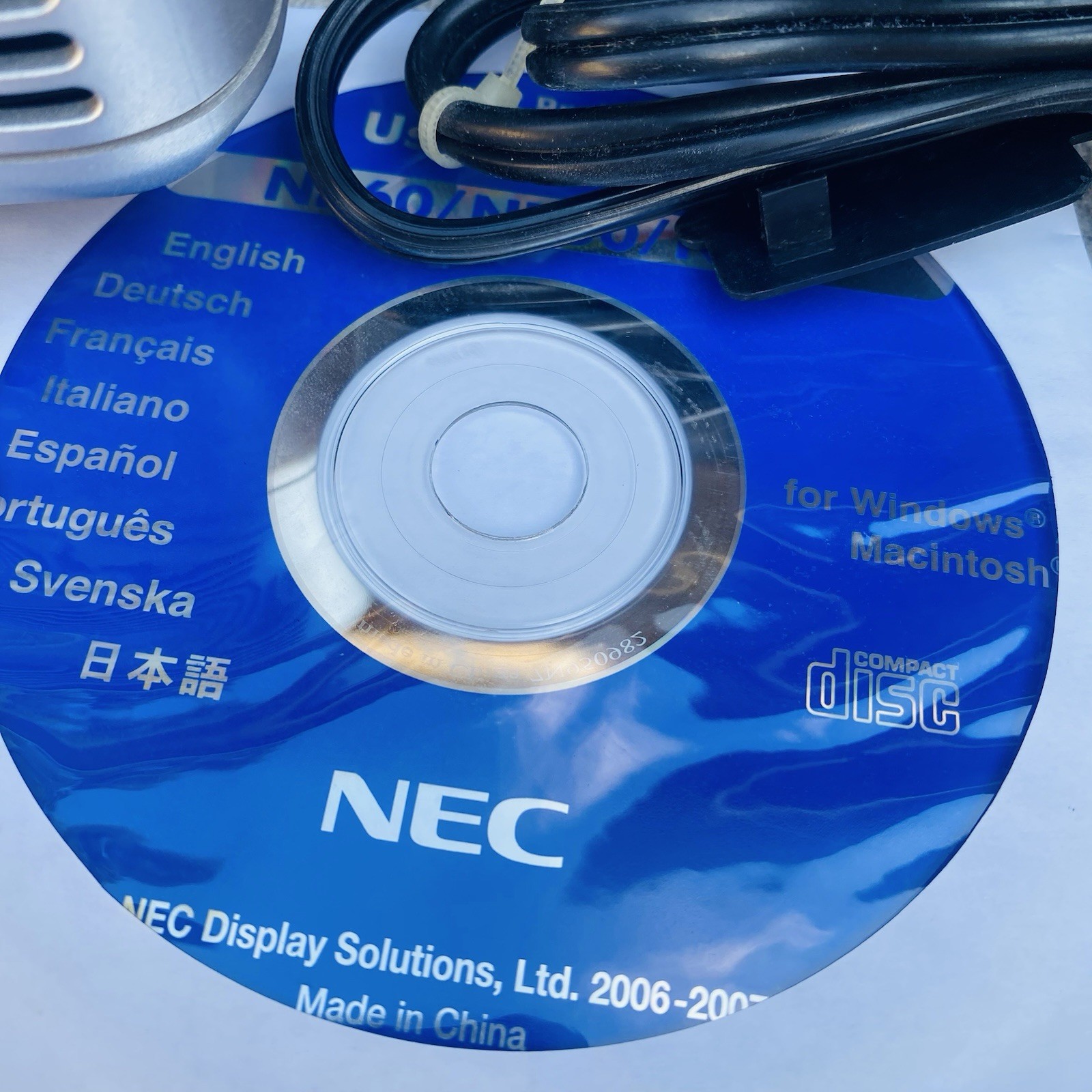 NEC NP40 Portable DLP Projector Bundle Remote Case VGA Cables Manuals 2007