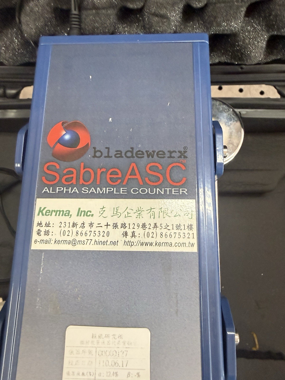 Bladewerx SabreASC Alpha Sample Counter w/ Stage Case Cables Power On