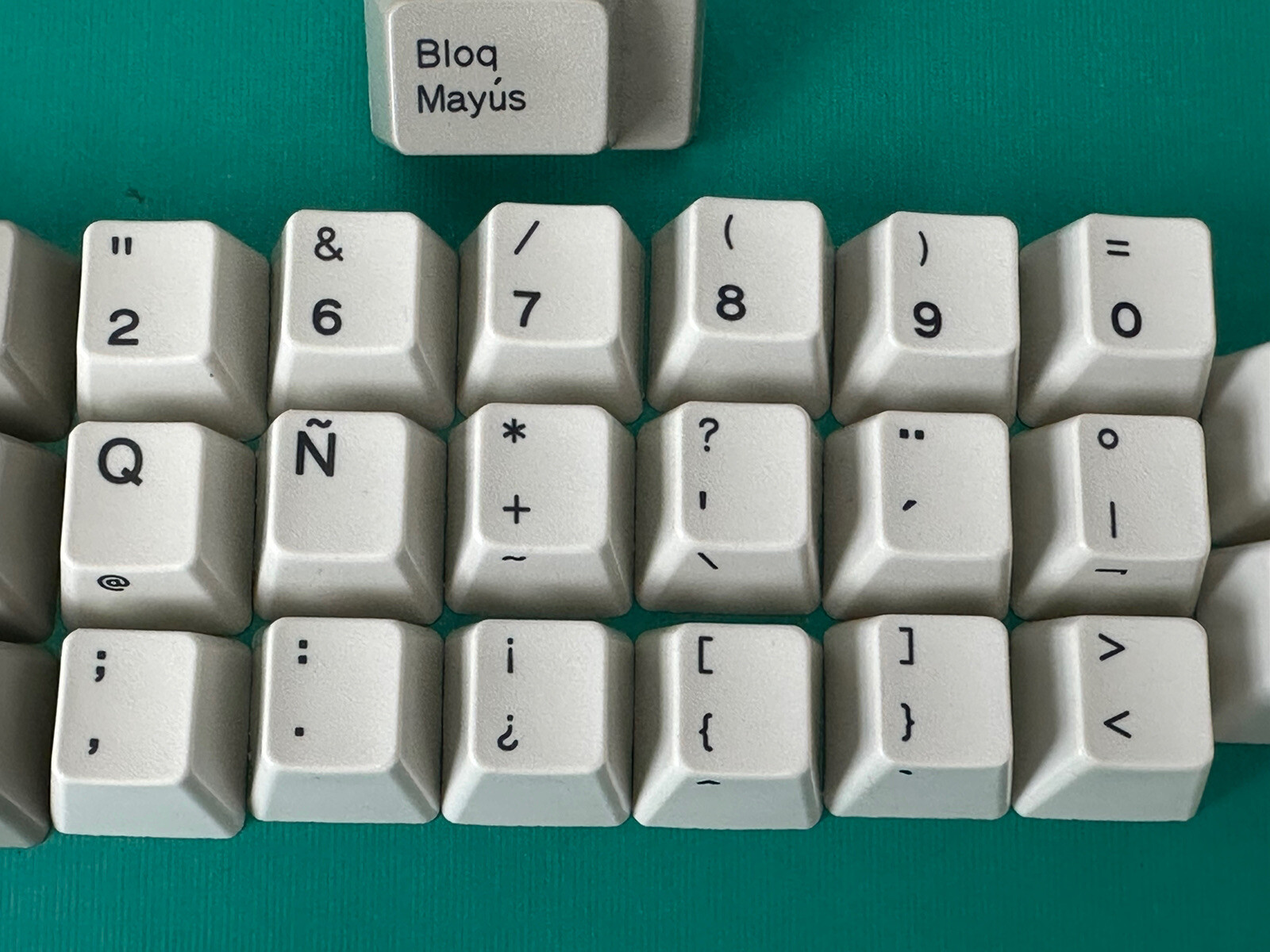 SPANISH Language KEYCAPS IBM Model M Keyboard Buckling Spring Keys Caps IN STOCK