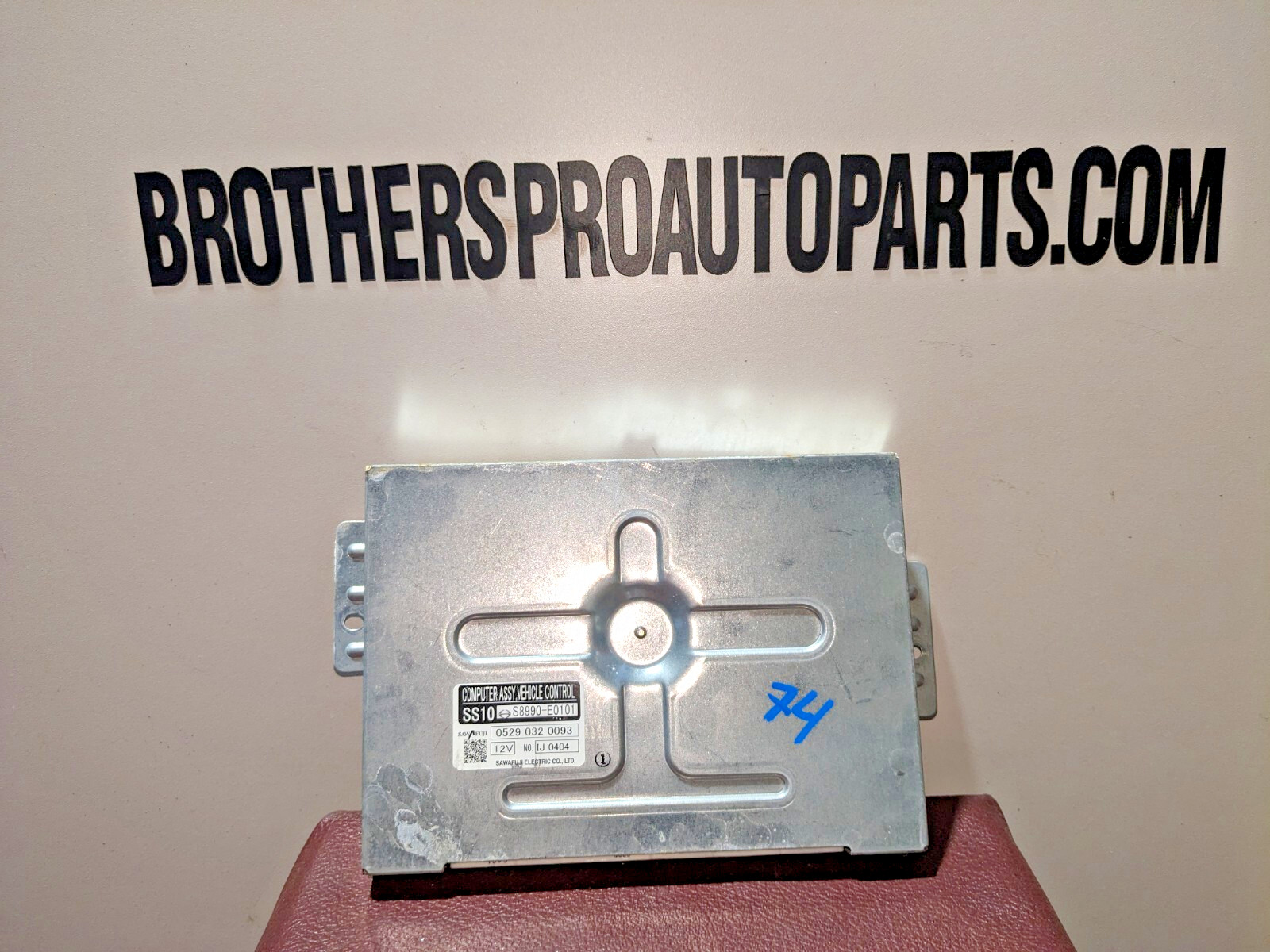 Hino Vehicle Cab Control Module Assembly w/ Mount & Relay P/N S8990-E0101 OEM