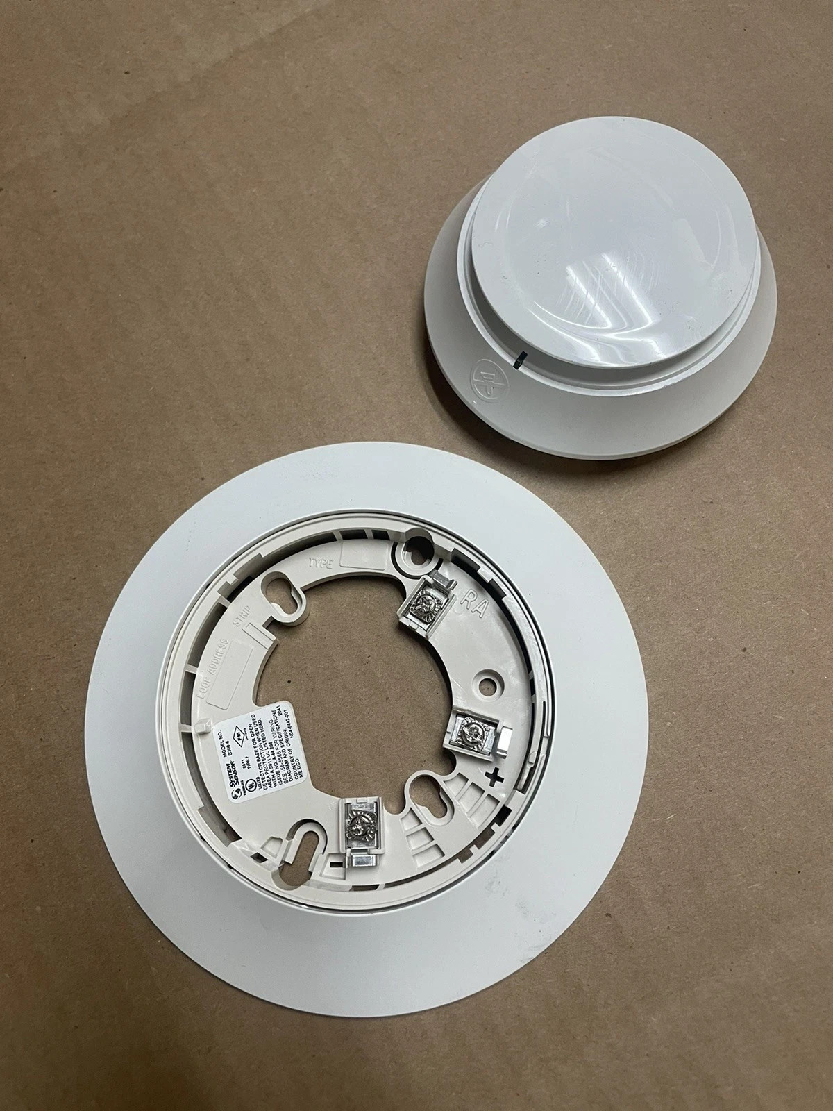 NOTIFIER  PHOTOELECTRIC SMOKE DETECTOR - NP 200 (FREE SHIPPING) USA STOCK