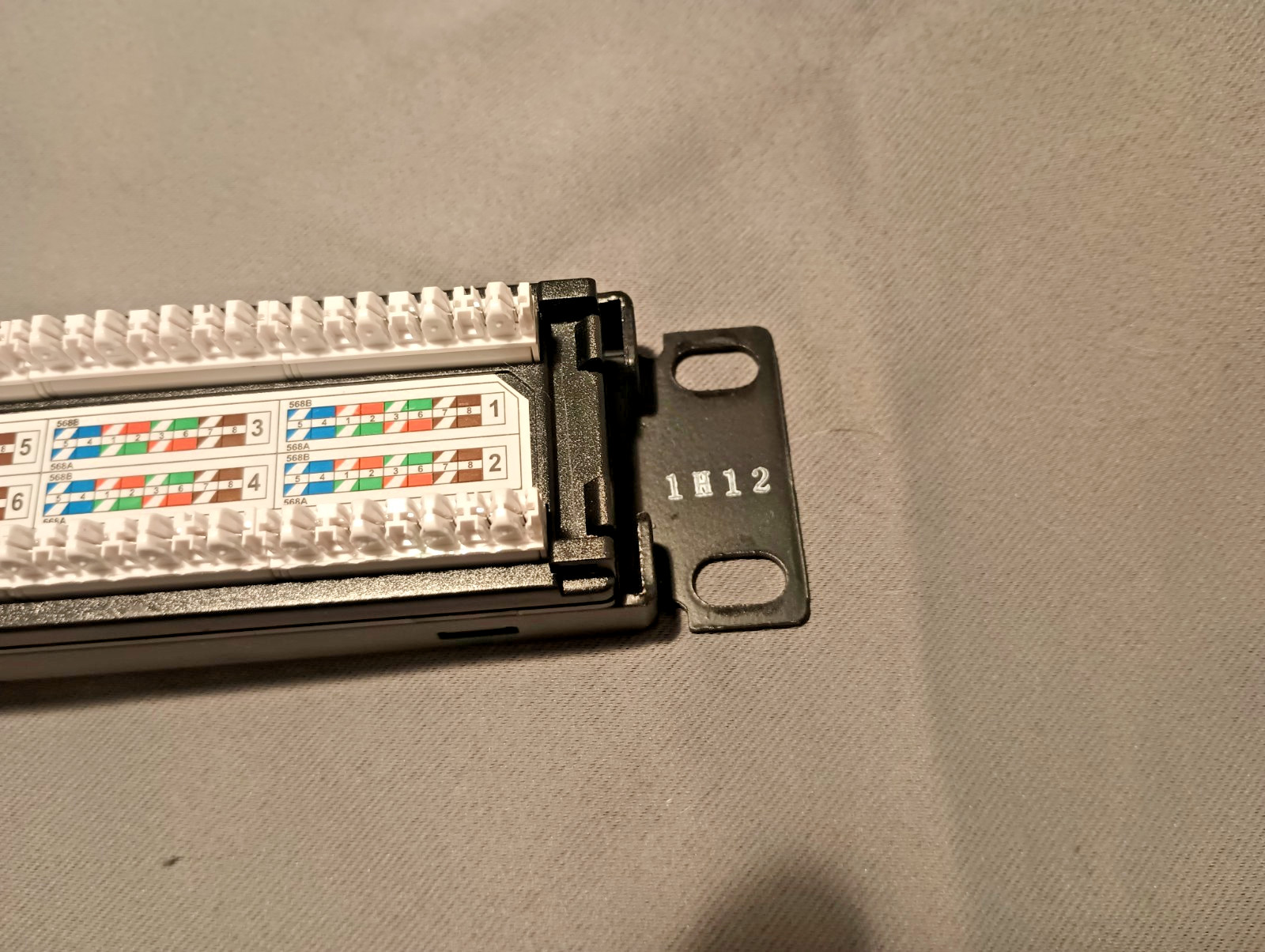 CommScope 24 Port Patch Panel CAT5 EIA-T568B Modular JackPair cc0031534 Uniprise
