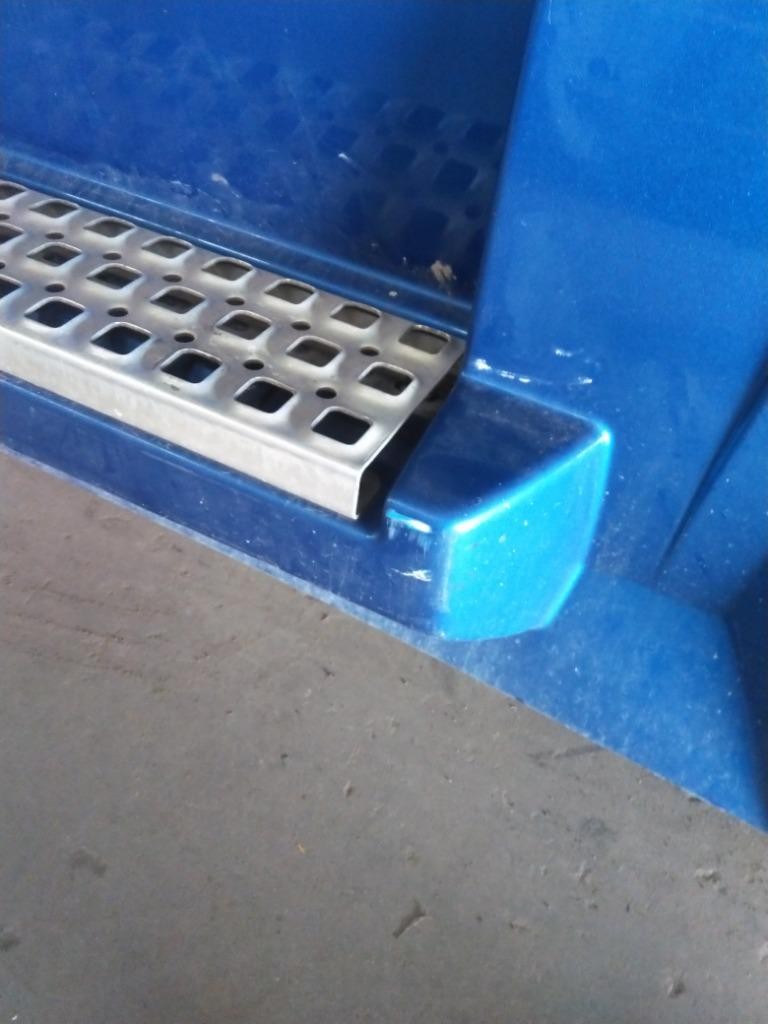 For 2013 VOLVO VNL SIDE FAIRING Right , IL