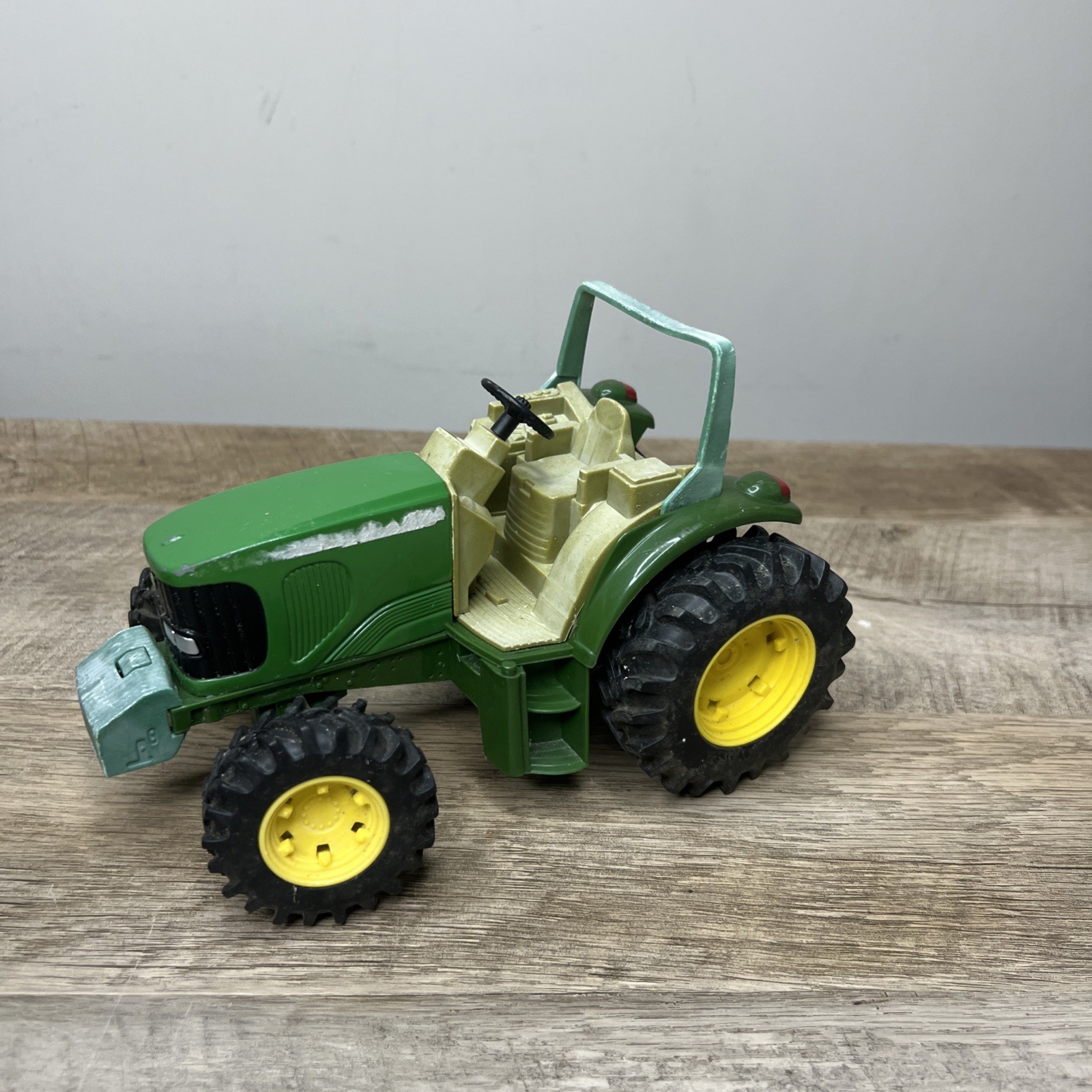 ERTL John Deere Toy Farm Tractor Licensed Product - Green - 8” GC