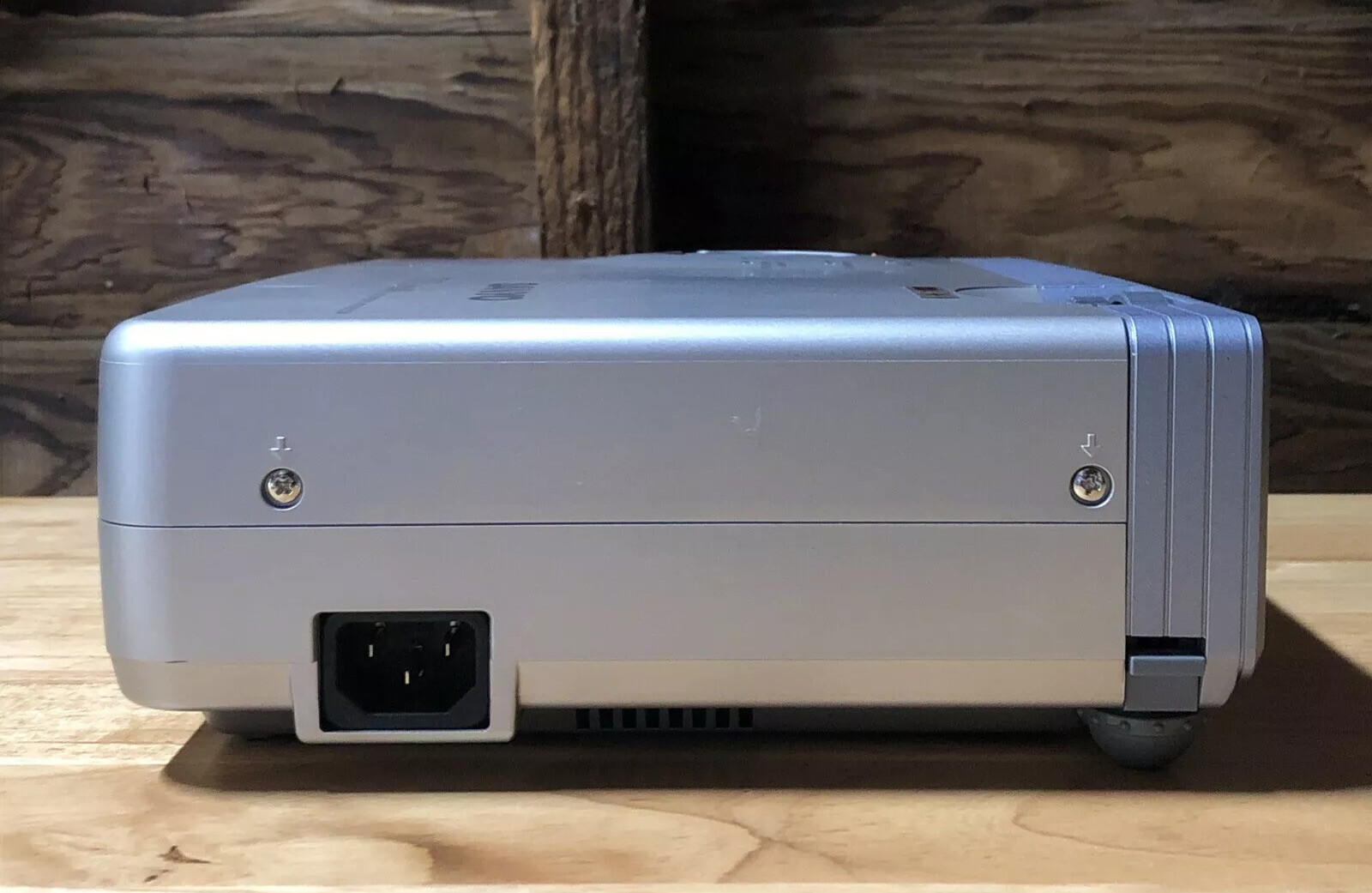 Sanyo PLC-XU48 Pro XtraX Multiverse Projector