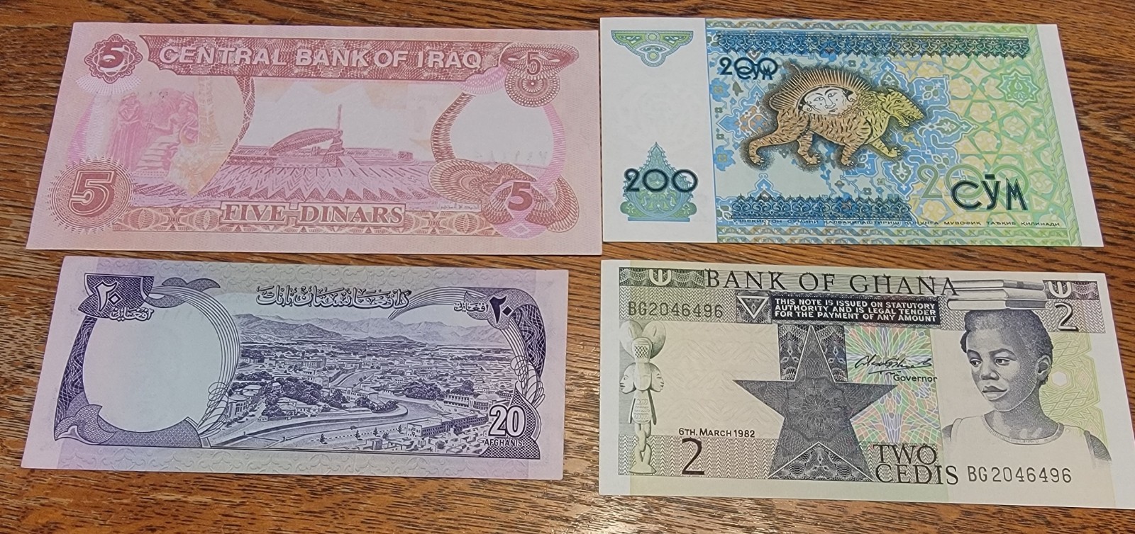 4 WORLD BANK NOTES T-BAG I,C,A,G