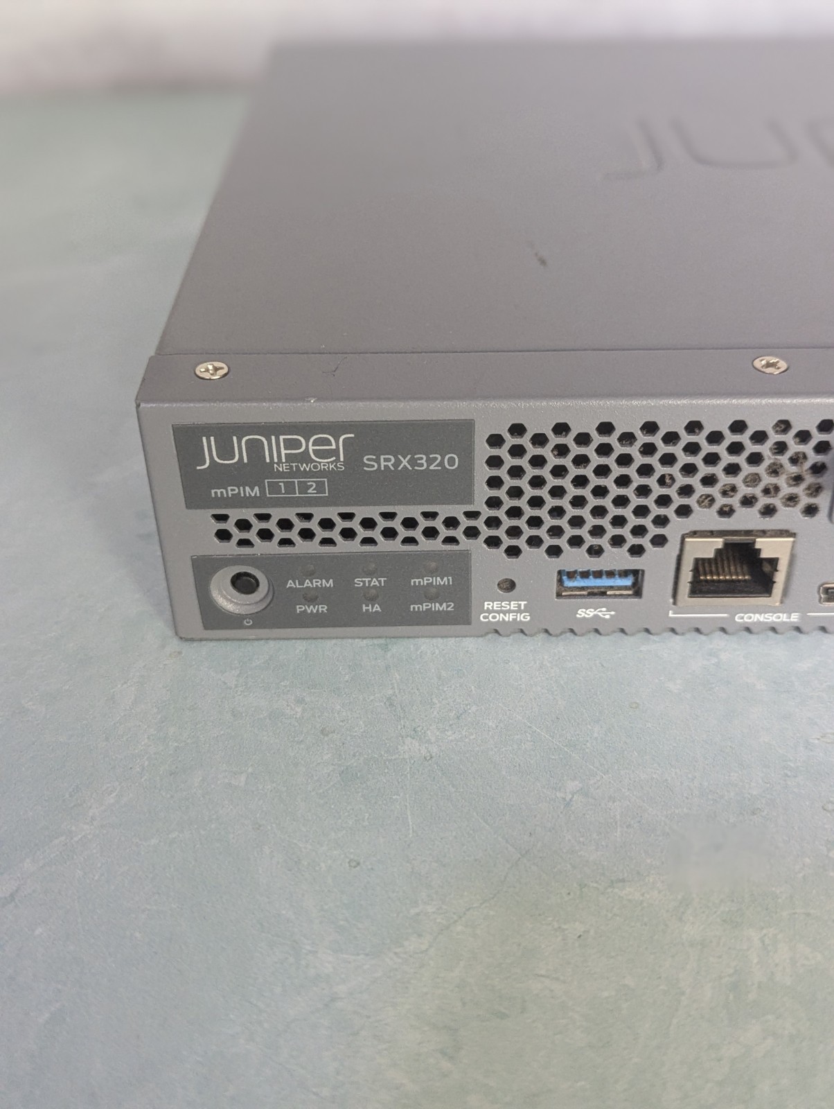Juniper Networks SRX320 Security Services Gateway Appliance - NO Power Supply