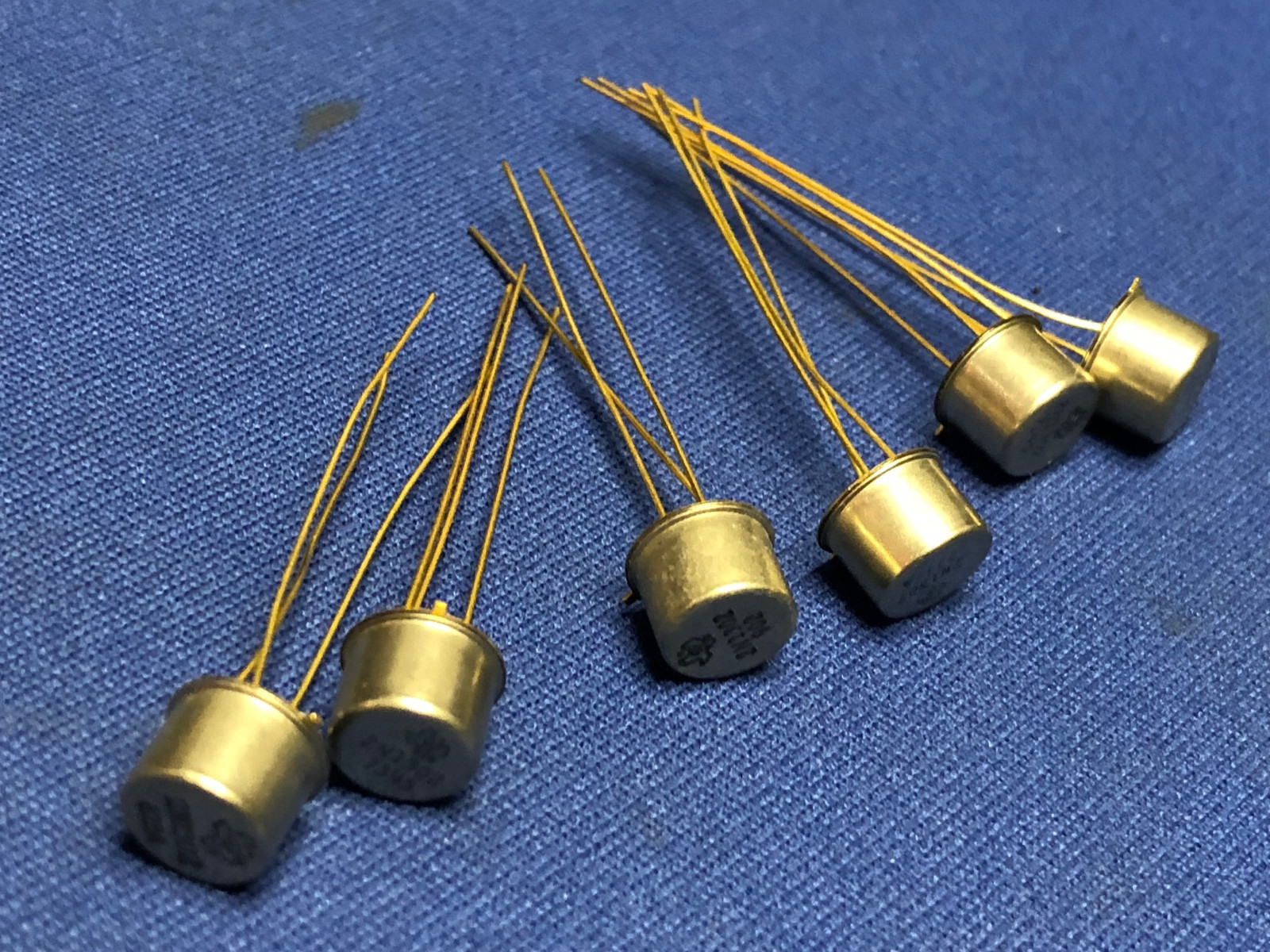2N1302 NPN Germanium Transistor TO-5 GOLD LEADS TI VINTAGE RARE COLLECTIBLE QTY1