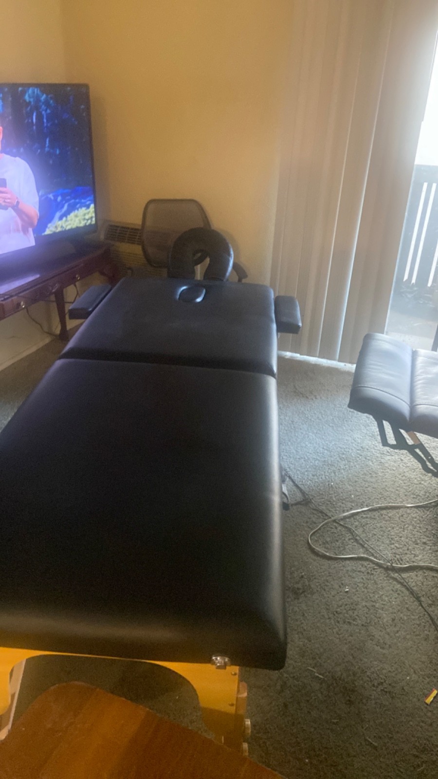 Luxton massage table black and foldable with handbag and instructions