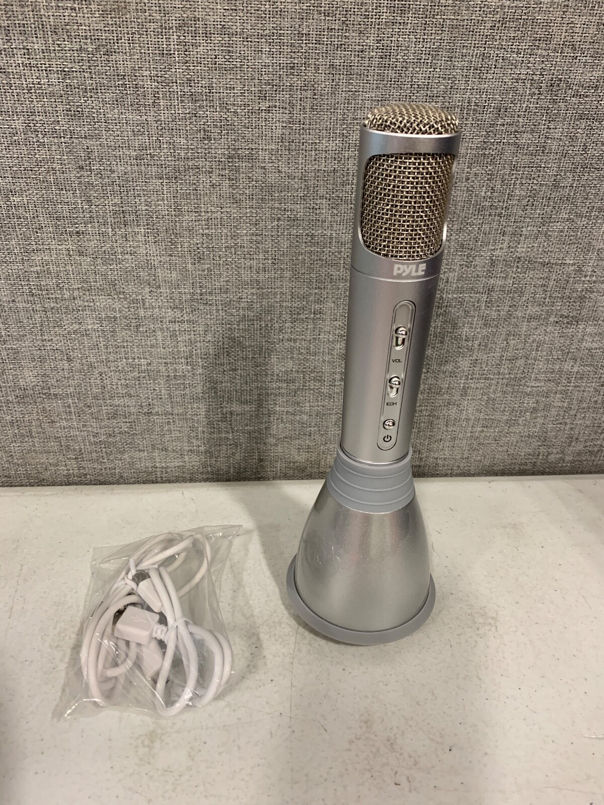 Pyle PKRK68MC Wireless Handheld Bluetooth Karaoke Microphone Player