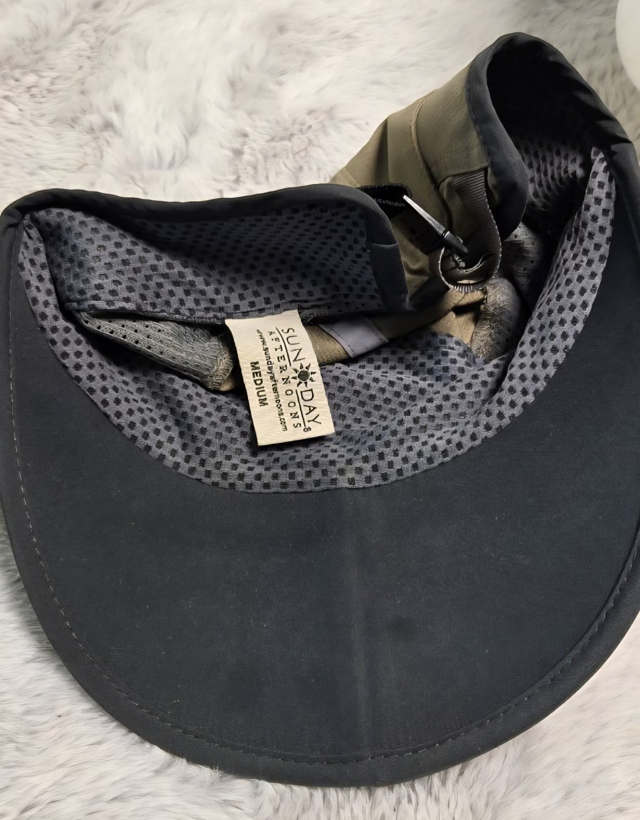 Sunday Afternoons Sun Guide Cap Hat Strap Back Beige Medium *Missing Cape