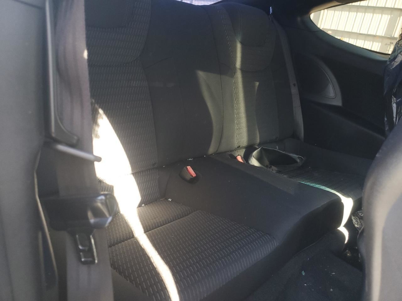 GENESIS 2013 Glove Box 4907864