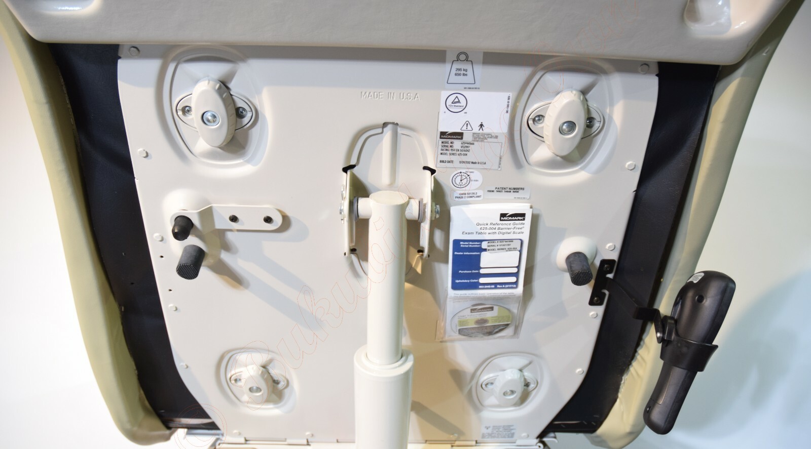 Midmark 625-004 Barrier Free Exam Table, Wireless Footswitch & Hand Control 2012
