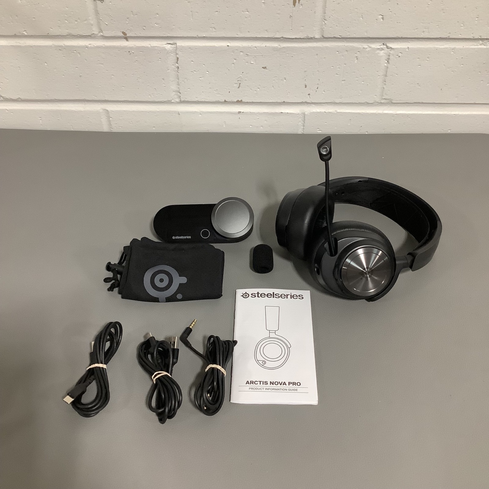 SteelSeries Arctis Nova Pro Wired Xbox Multi-System Gaming Headset