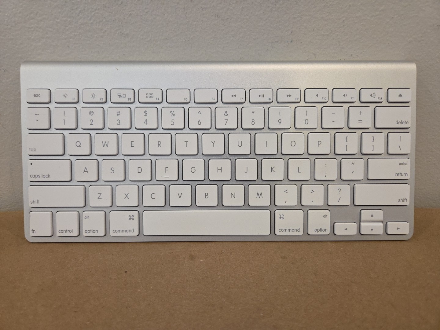 Apple Wireless Keyboard with Bluetooth - Silver A1314