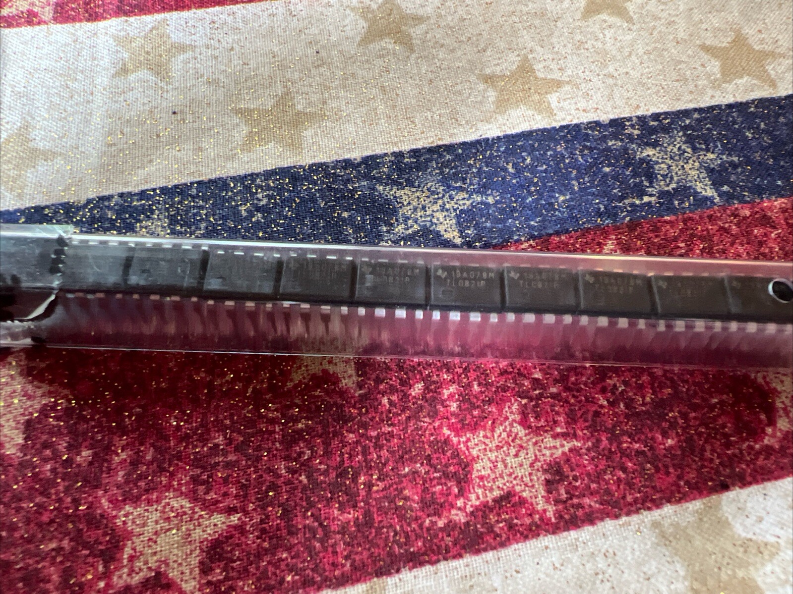 **  QUANTITY 2 **  TEXAS INSTRUMENT TL0821P