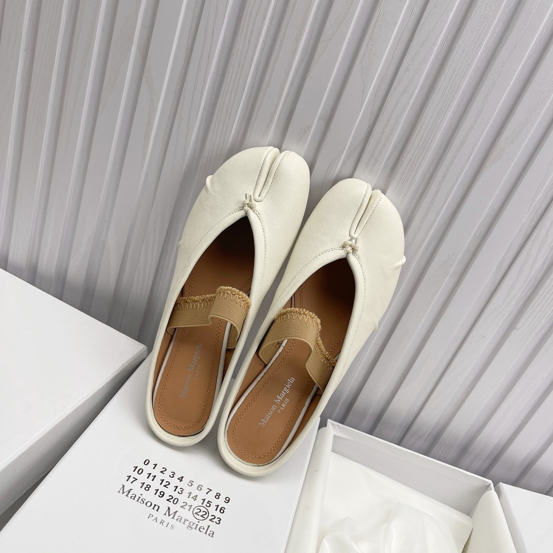 Maison Margiela Highly Popular & Comfortable Split-Toe Shoes — Size 38
