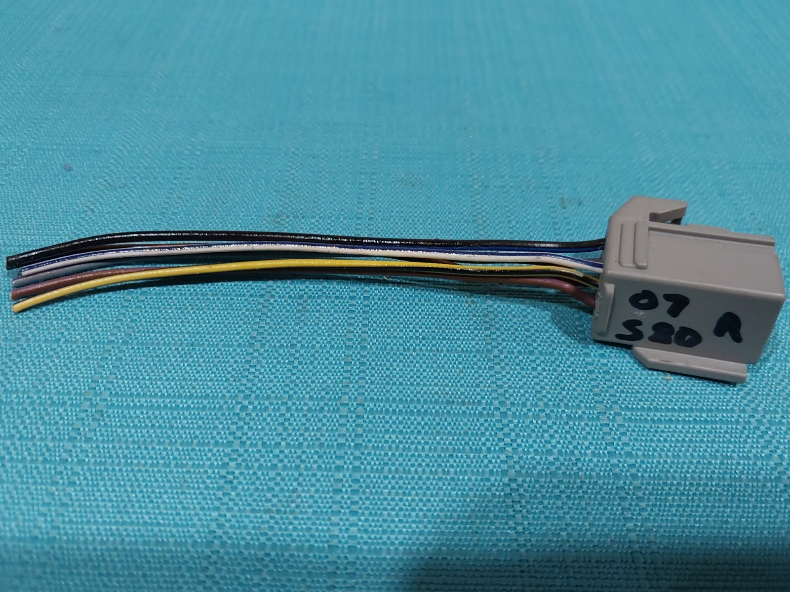 2007 to 2013 Volvo S80 Tail Light Taillight Right RH Wiring Pigtail