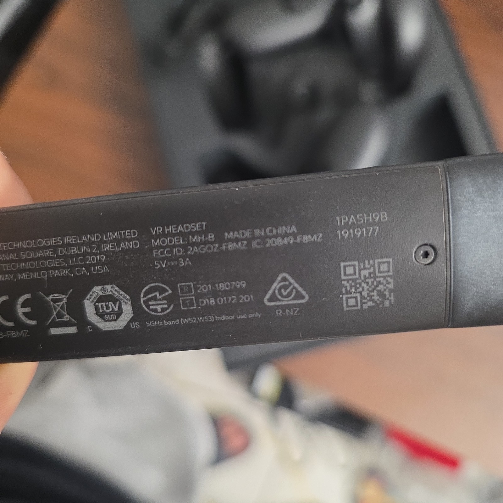 Meta Oculus Quest 128GB VR Headset Virtual Reality System Operation Confirmed