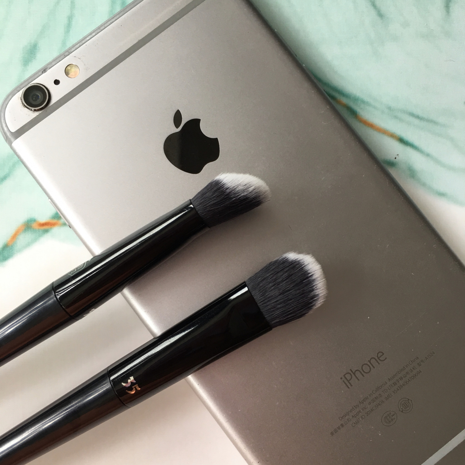 KAT VON D Lock-It Edge Concealer Brus Brush #35 Recommends~Premium Factory Made