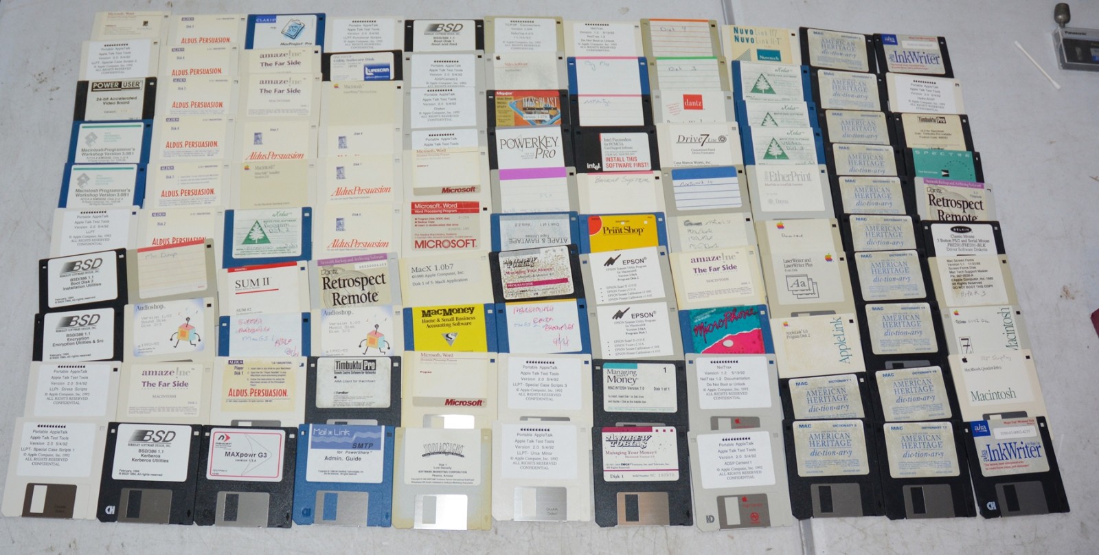 Macintosh Software 3.5 " Floppy Disks Lot of 100+ Vintage  Apple