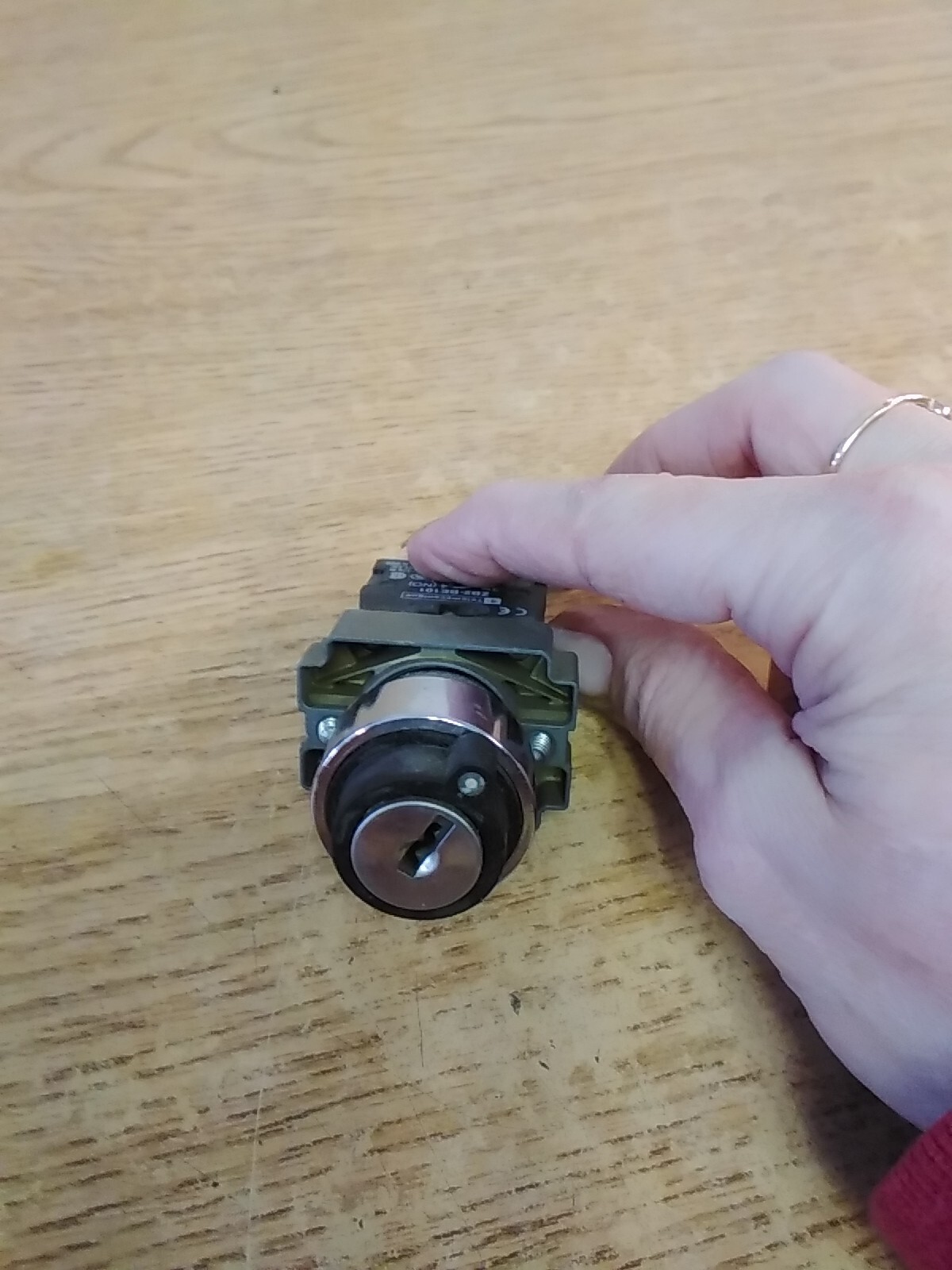 Telemecanique ZB2-BE101 Black Locking Selector Switch "NO KEY"