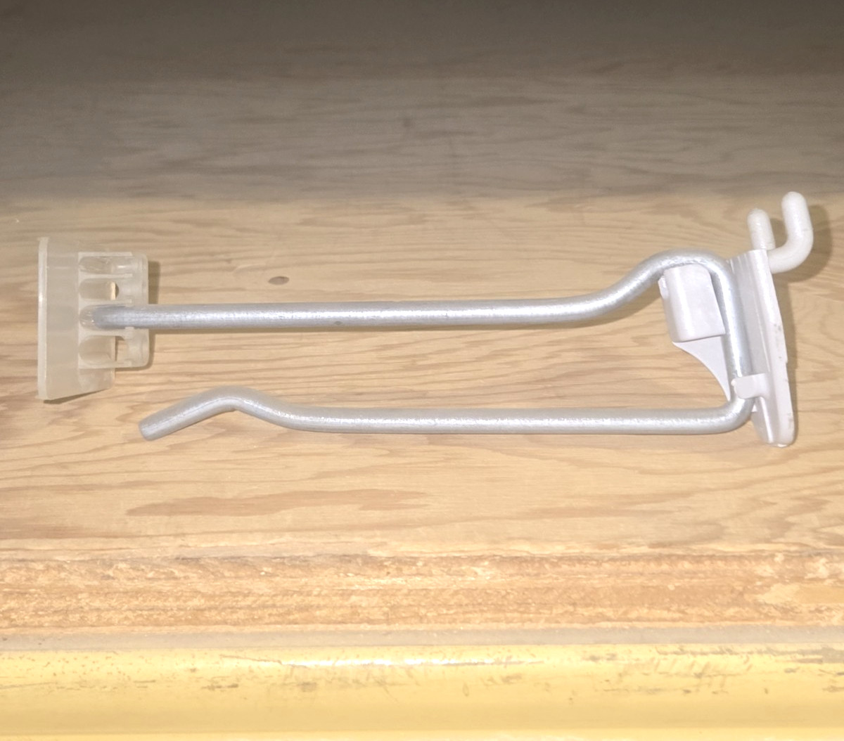 **LOT OF 100** 6" FASTBACK STYLE SCAN HOOKS INCLUDES TAG HOLDERS *USED BUT GOOD*