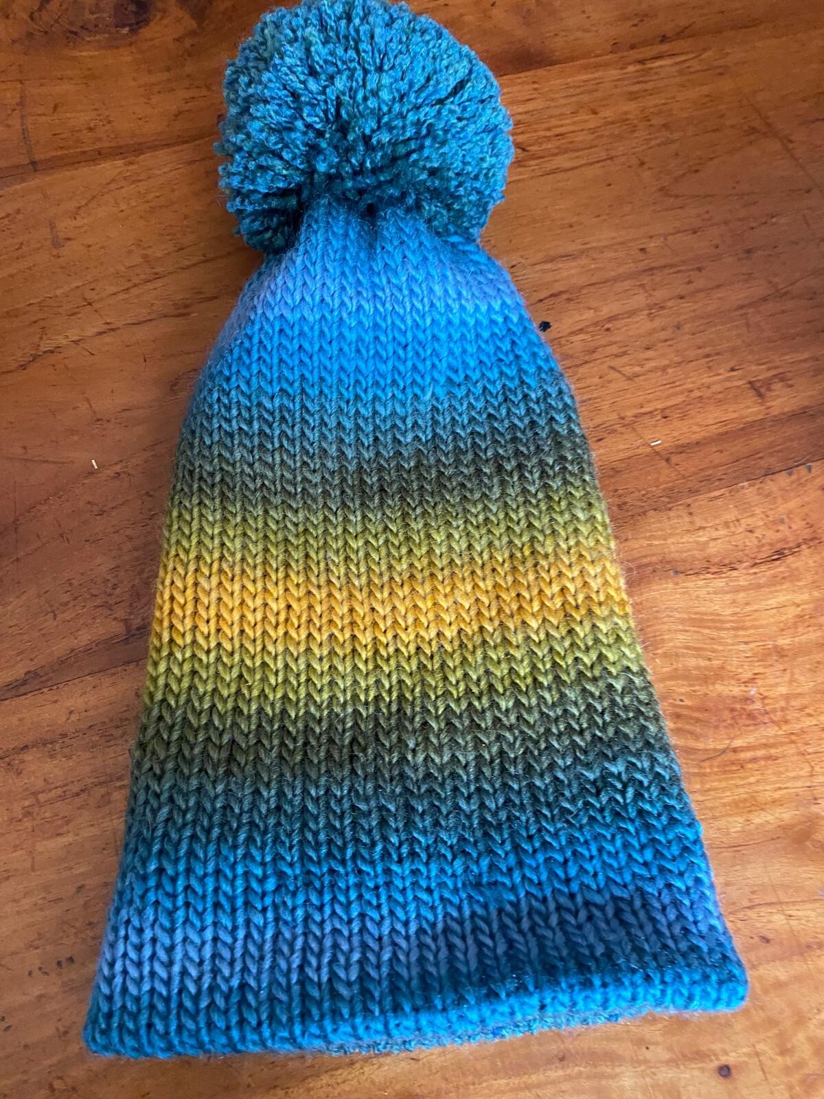 SHADES OF GREEN BLUE YELLOW STRETCH RIBBED KNIT BOBBLE HAT BEANNIE WINTER HAT