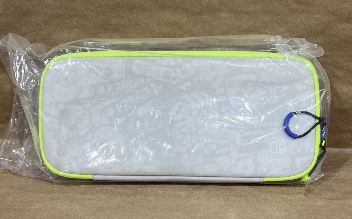 Nintendo Switch Splatoon 3 Carrying Case and Screen Protector White Yellow Blue