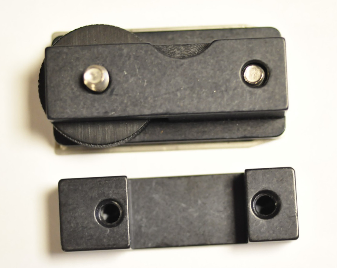 PRO SYSTEMS #85352 quick release adapter for Hasselblad flashgun.
