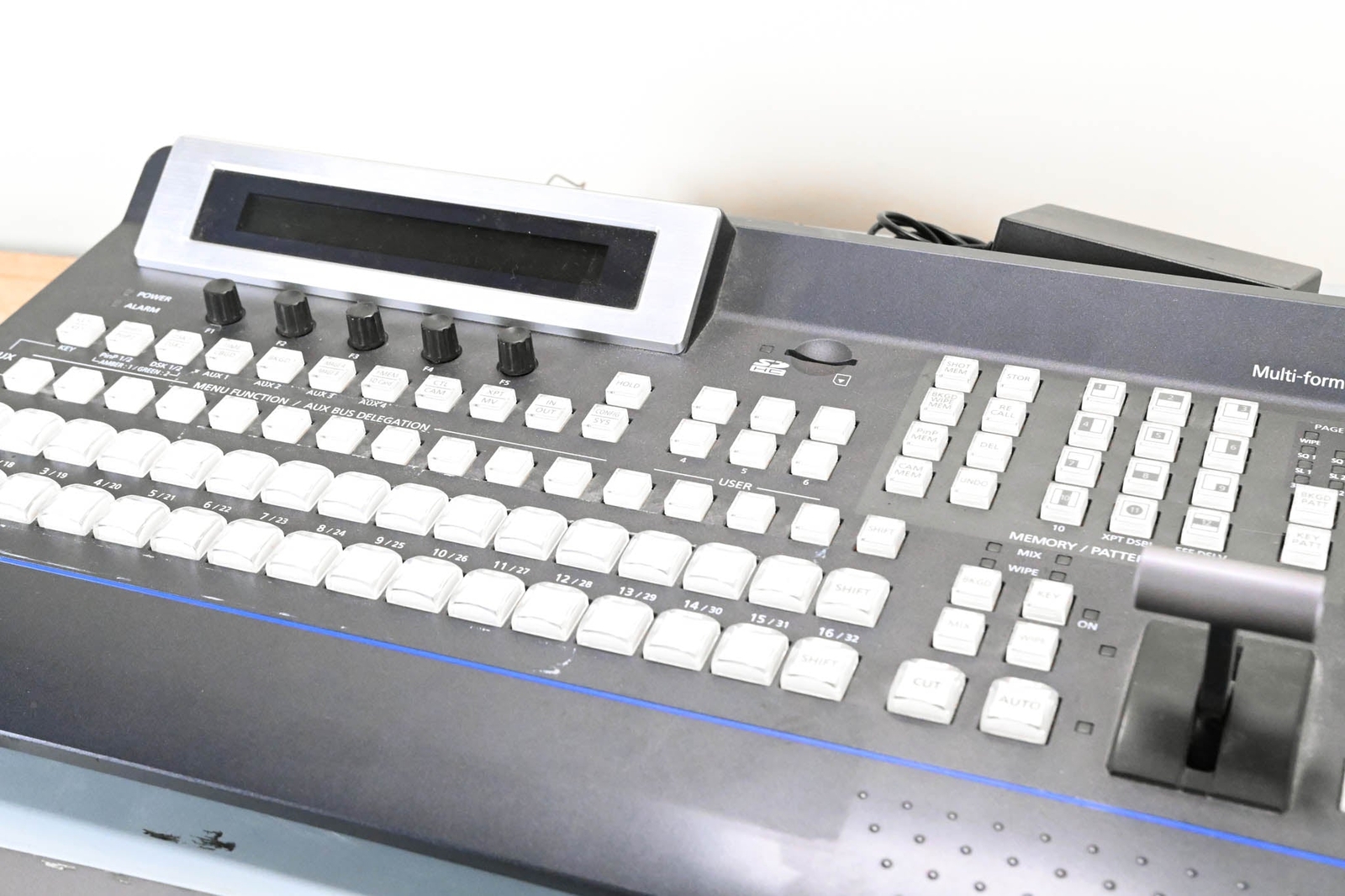 Panasonic AV-HS450 Multi-Format HD/SD 1 M/E Live Switcher CG01D84