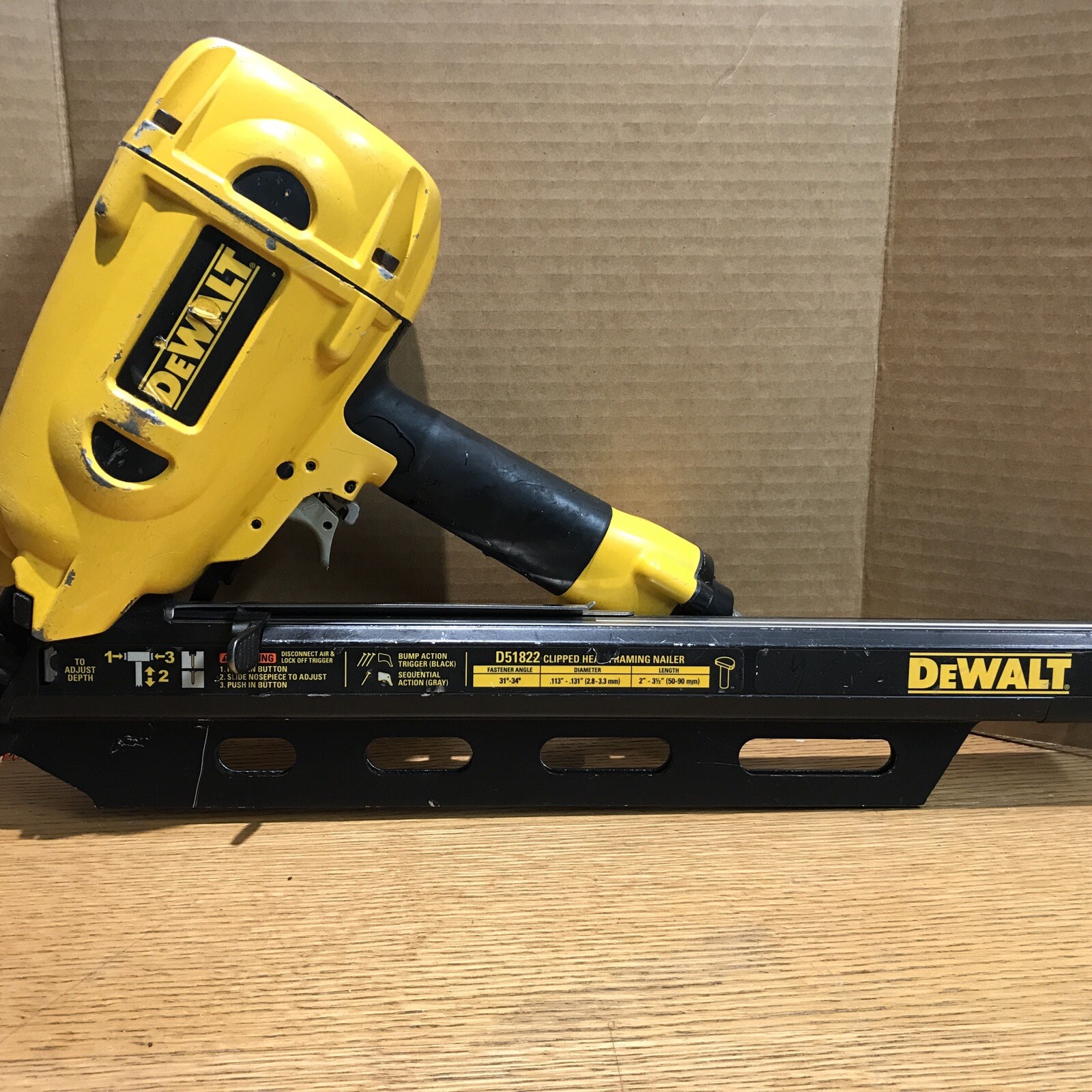 DEWALT D51822 7-1/2 Lb. 31° Clipped Head Framing Nailer WORKS