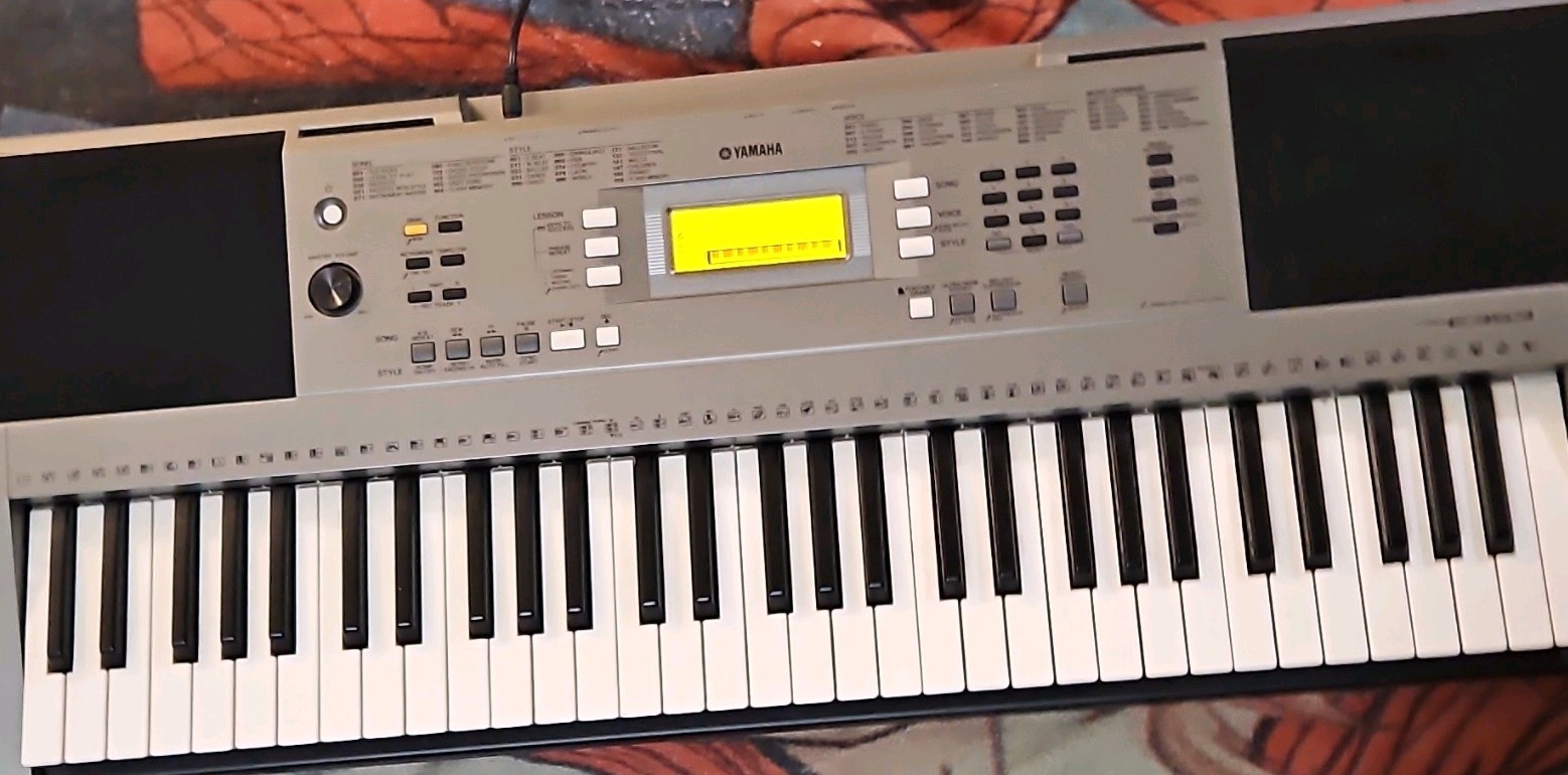 YAMAHA PSR-E353 61 Key Portable Keyboard With Power Adapter