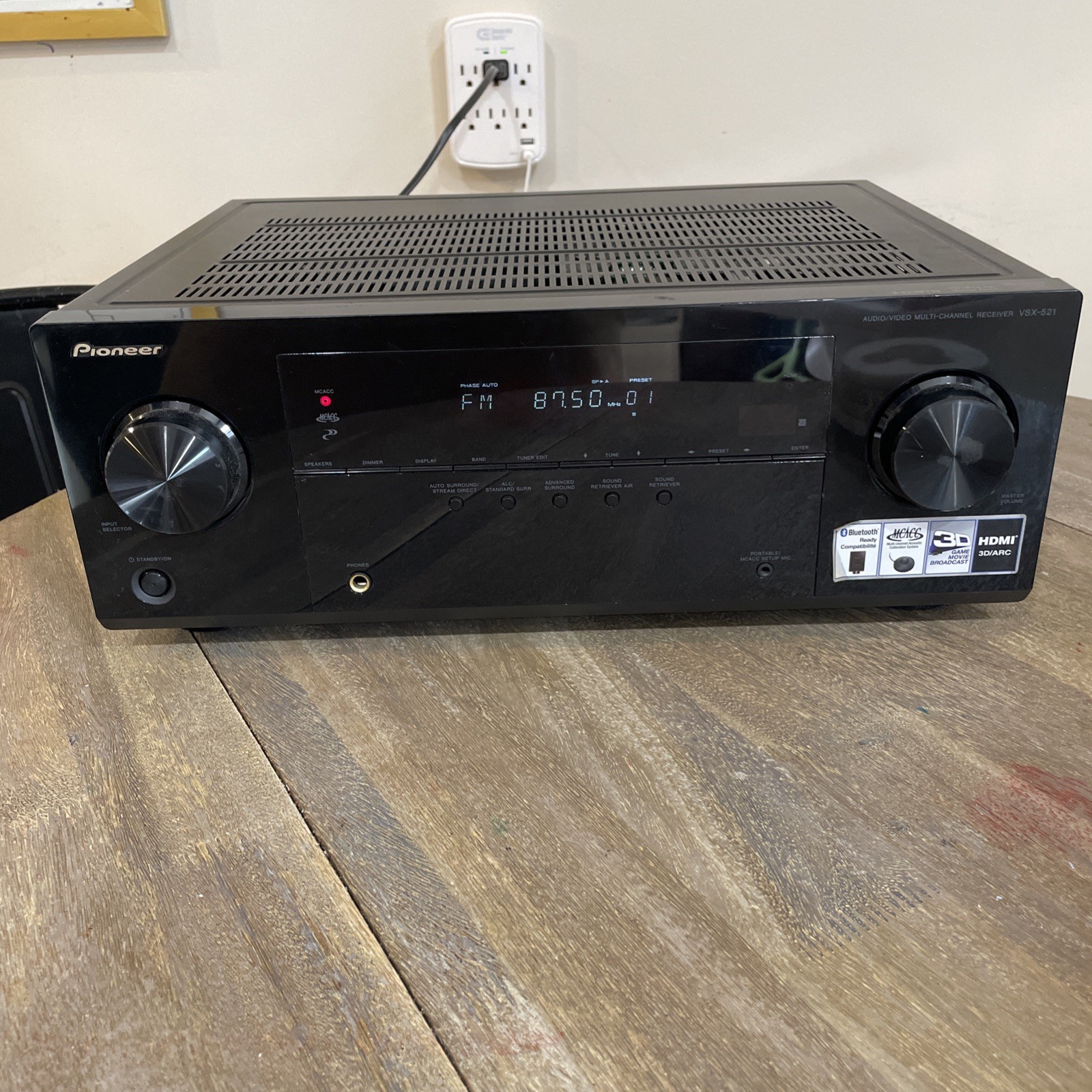 Pioneer VSX-521-K 5.1 Receiver.  3D-Ready, 4 HDMI, Dolby TrueHD  EX CONDITION