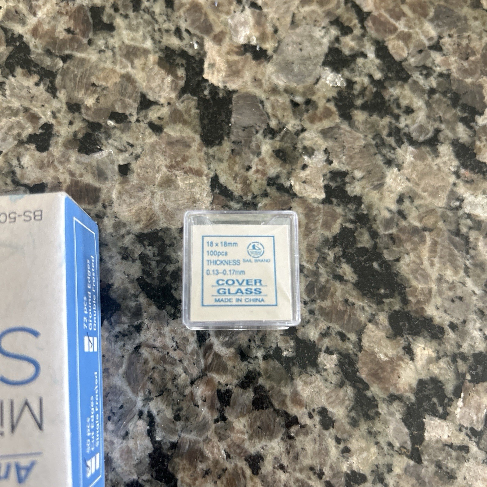 AmScope 50 Pre-Cleaned Blank Microscope Slides + 100 22x22mm Square Cover Glass