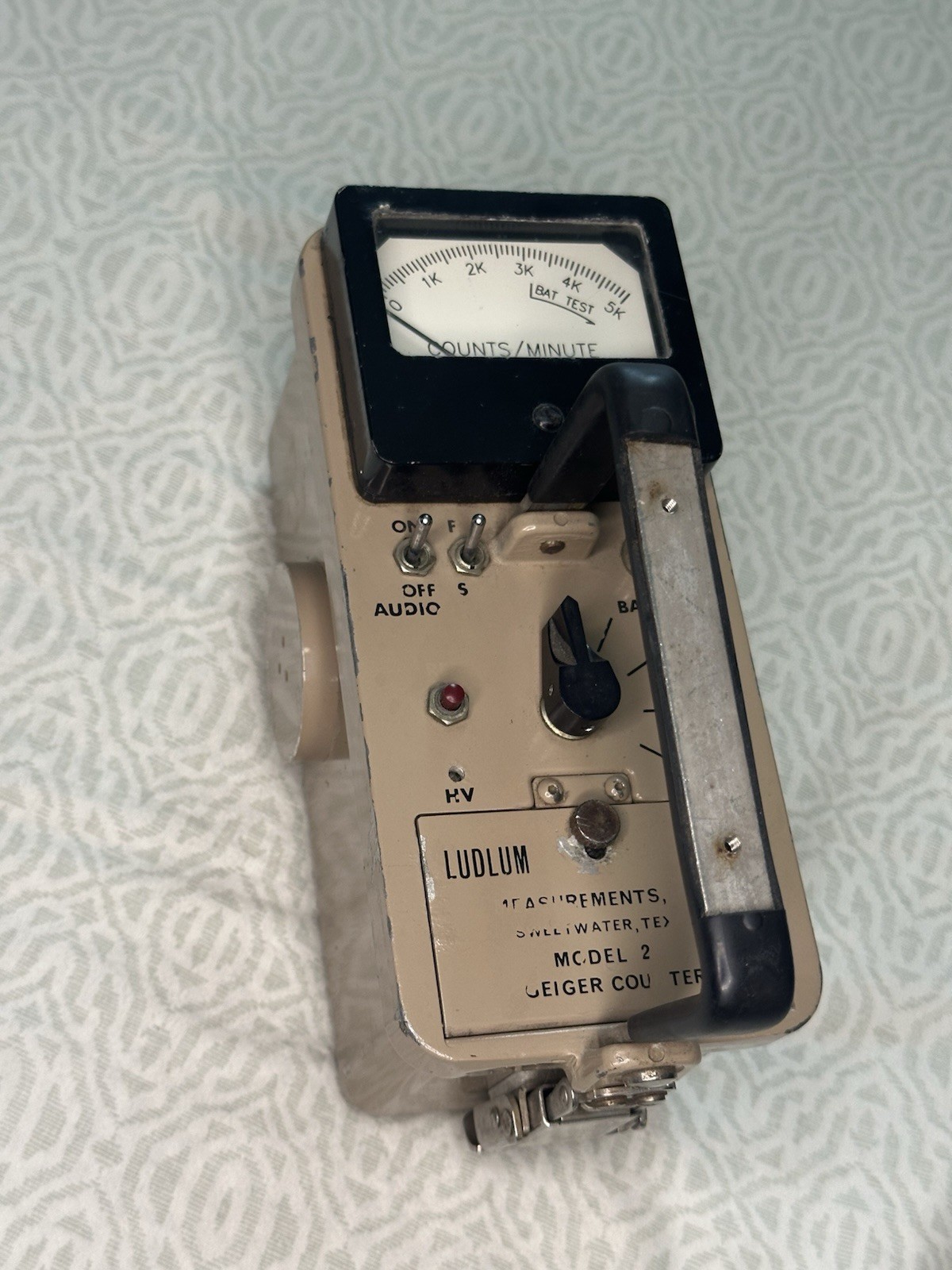 Ludlum Model 2 Radiation Survey Meter / Geiger Counter