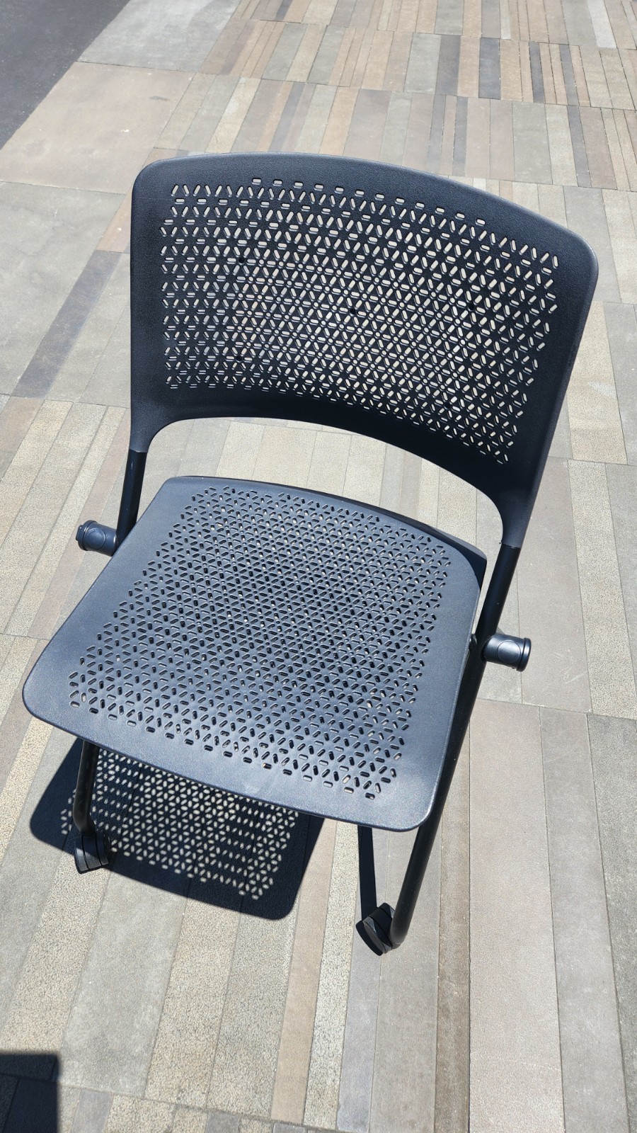 Sitonit Qwiz Black Plastic Chair
