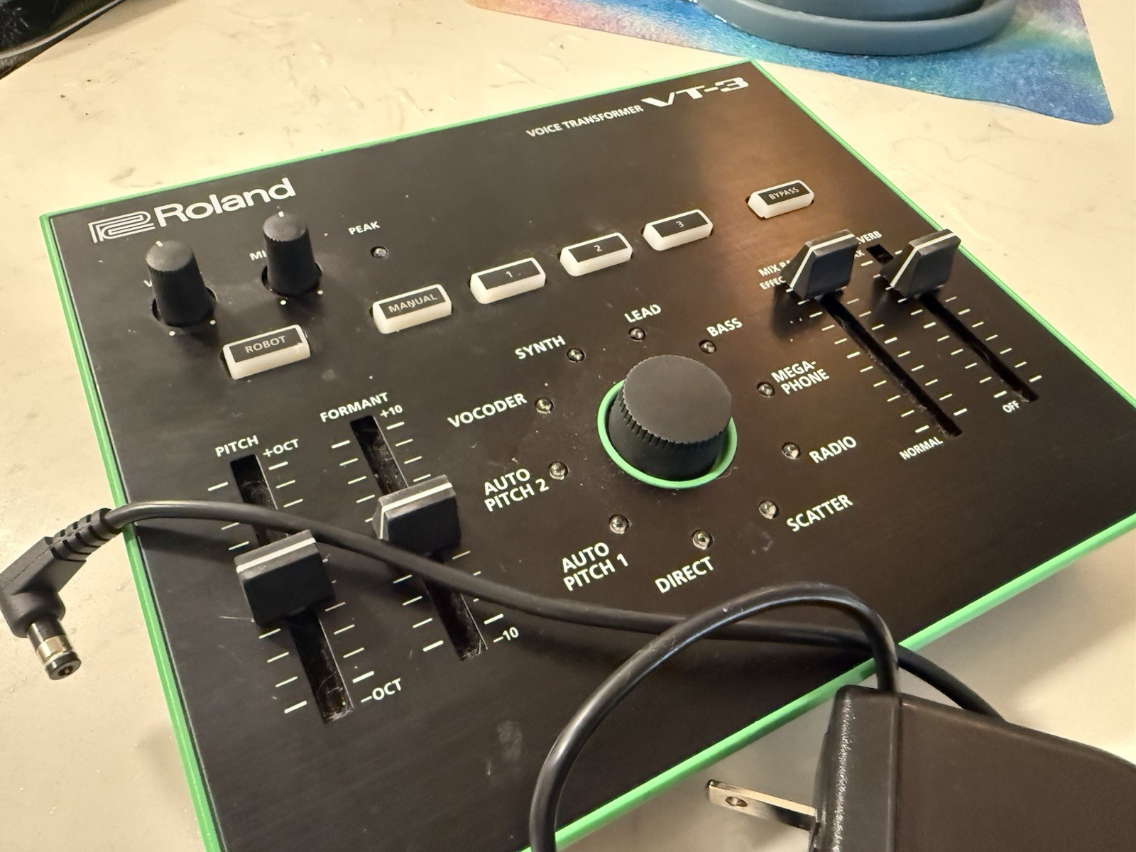 Roland VT-3 Voice Transformer Tabletop Vocoder Auto Pitch Reverb Effects