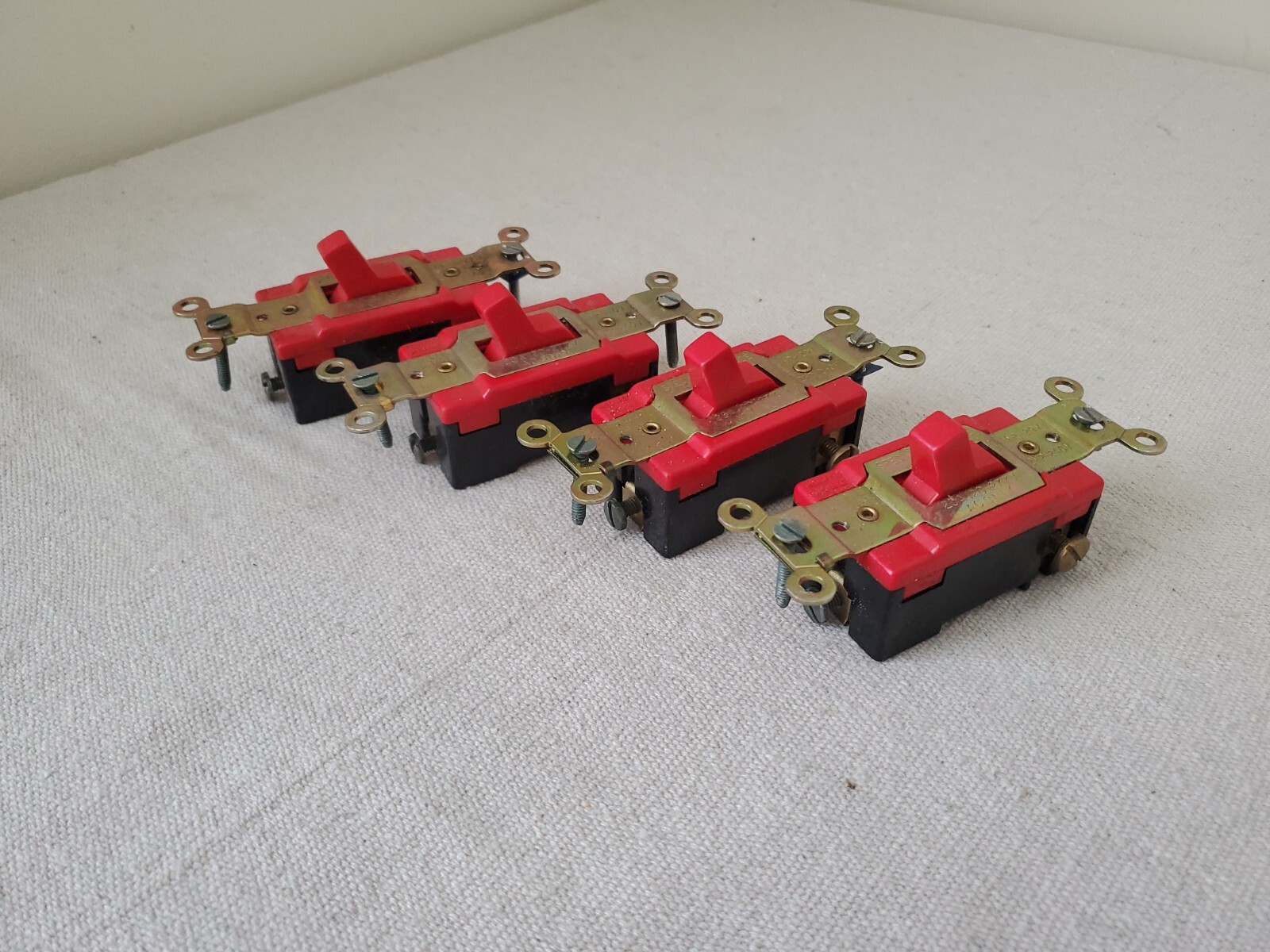 Eagle Fed Spec 2223RD Toggle 3 Way Light Switch Red PACK OF 4