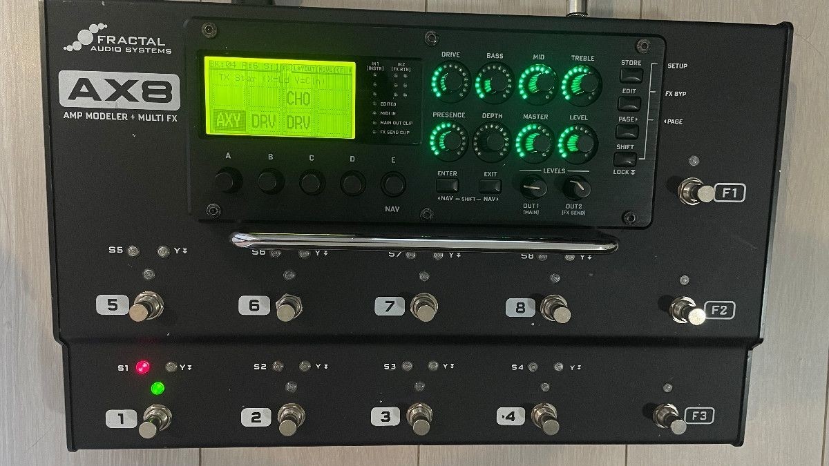 Fractal Audio AX8 Amp Modeler Multi Effects Guitar Processor