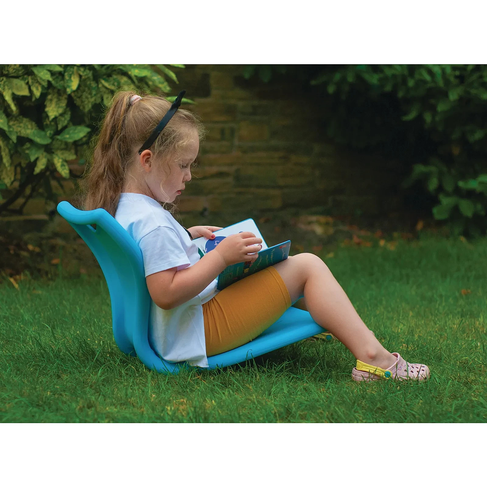 Muzo MBob Floor Seat 17.5Hx16Wx17D Blue Ergonomic Flexible Classroom Kids Chair